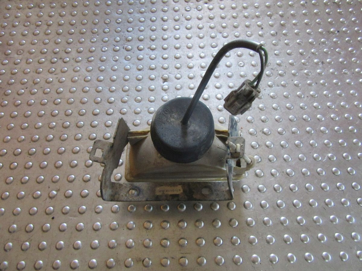 Opel Frontera B 98-04 HALOGEN RAMKA PRAWY PRZÓD Producent części Inny