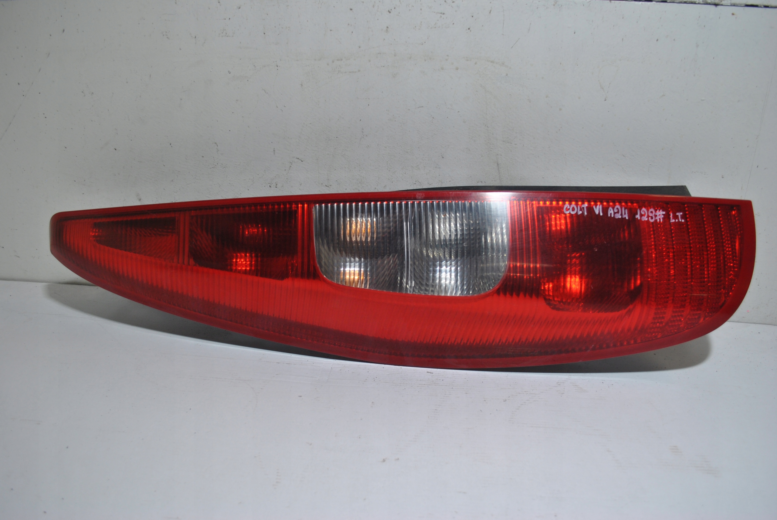 ФАРА ЗАДНЯ ЛІВИЙ ЗАД. L.T MITSUBISHI COLT VI