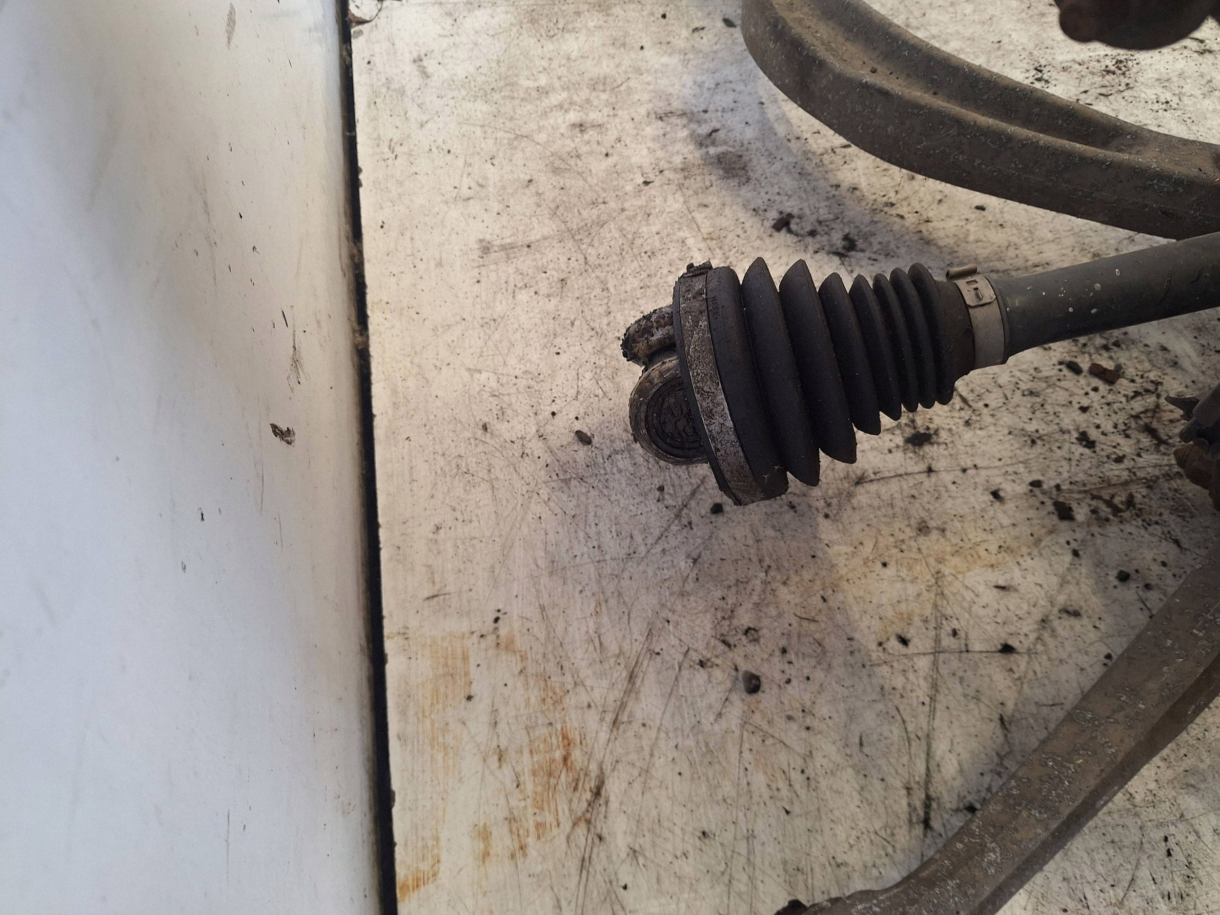 AUDI A6 C7 11-18 MACPHERSON swing left 4G0407241D