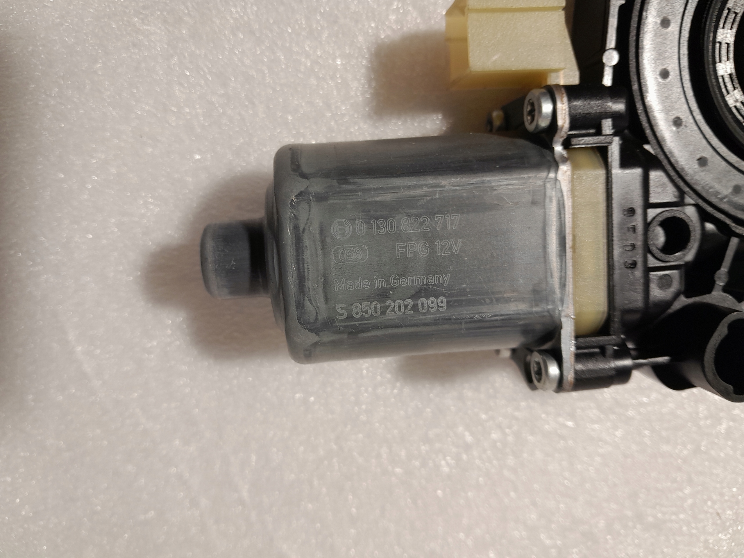 AUDI A3 S3 8V mini motor windows left front 5Q0959801B