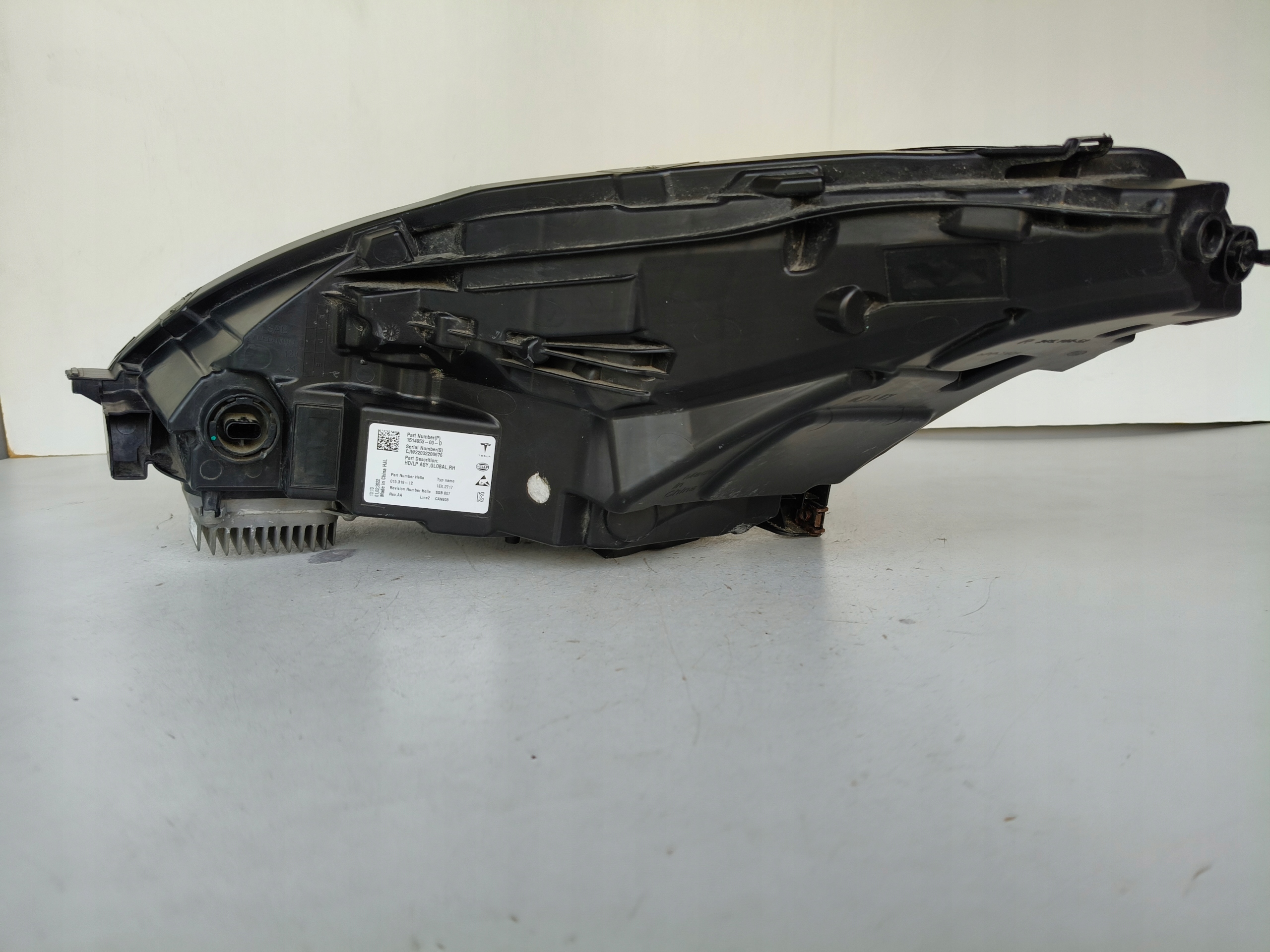light right REFLEKTOR TESLA MODEL 3 Y 20- LIFT FULL LED