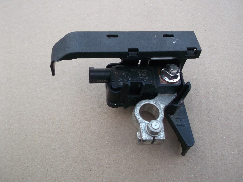 28850-25010 - TOYOTA PRIUS IV КЛЕМА МИНУСОВАЯ 19R