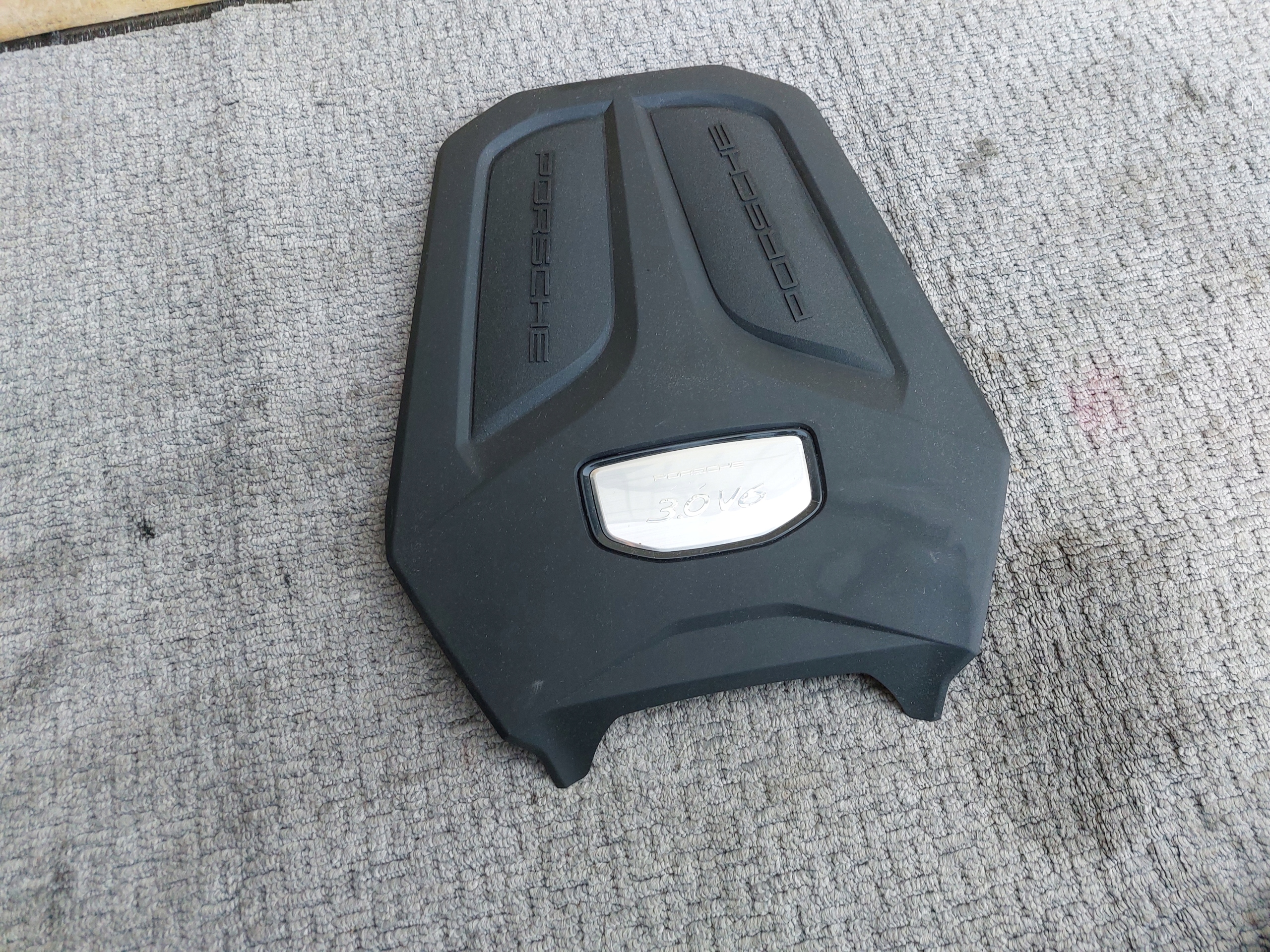 motor cover upper DO PORSCHE CAYENNE III 3.0 B 22r