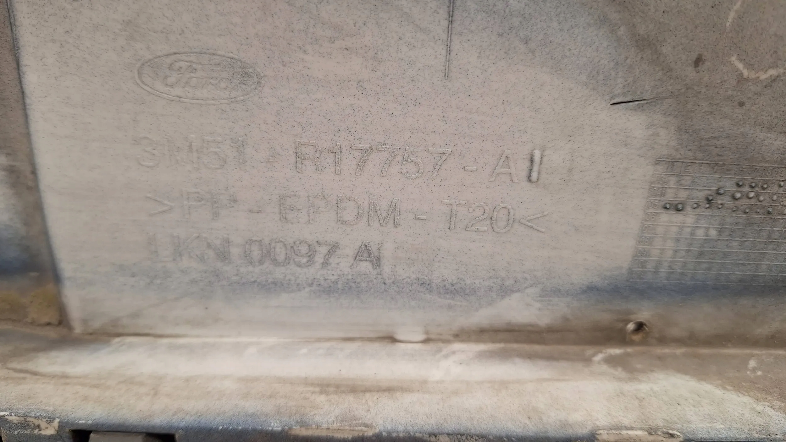 bumper front 3M51-R17757-A Ford C-Max MK1 03