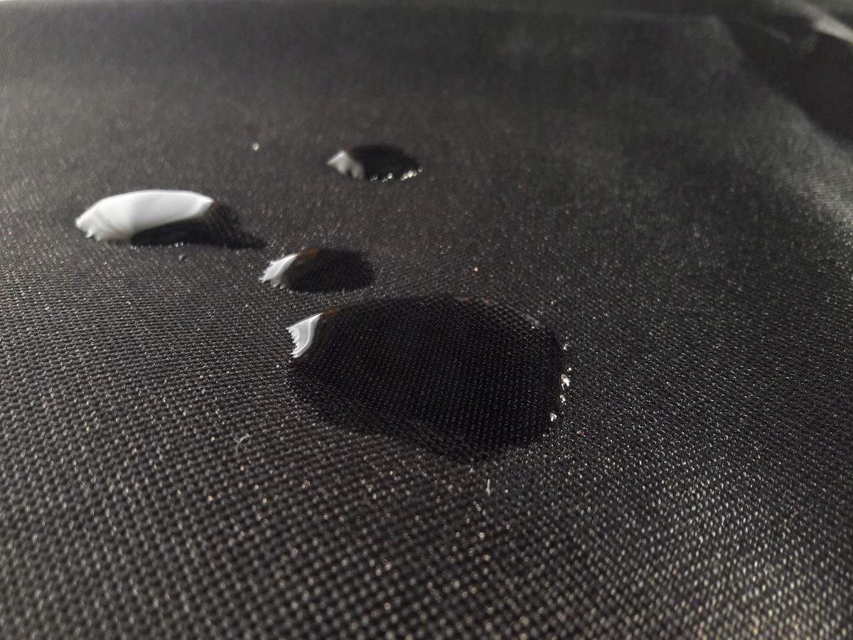 POKROWIEC NA MEBLE OGRODOWE STÓŁ 170x100x90 CZARNY Kolor czarny