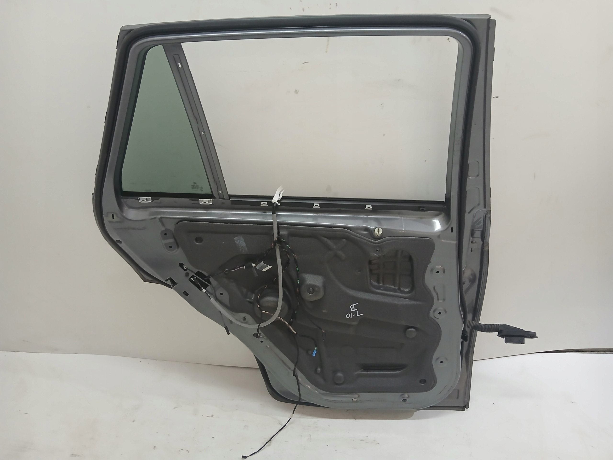 door left rear. BMW X5 E70 A52/7 SPACEGRAU