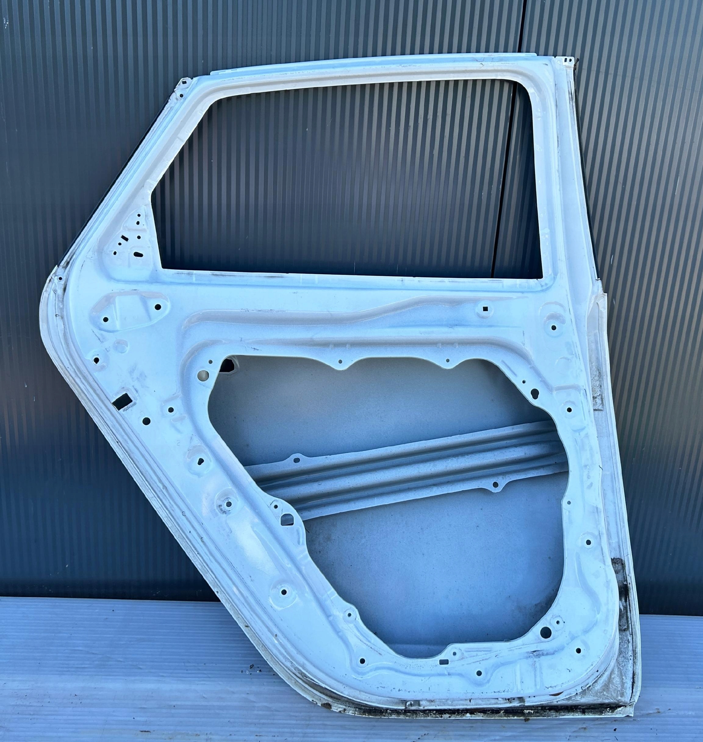 door left rear part rear. KIA PROCEED III 18