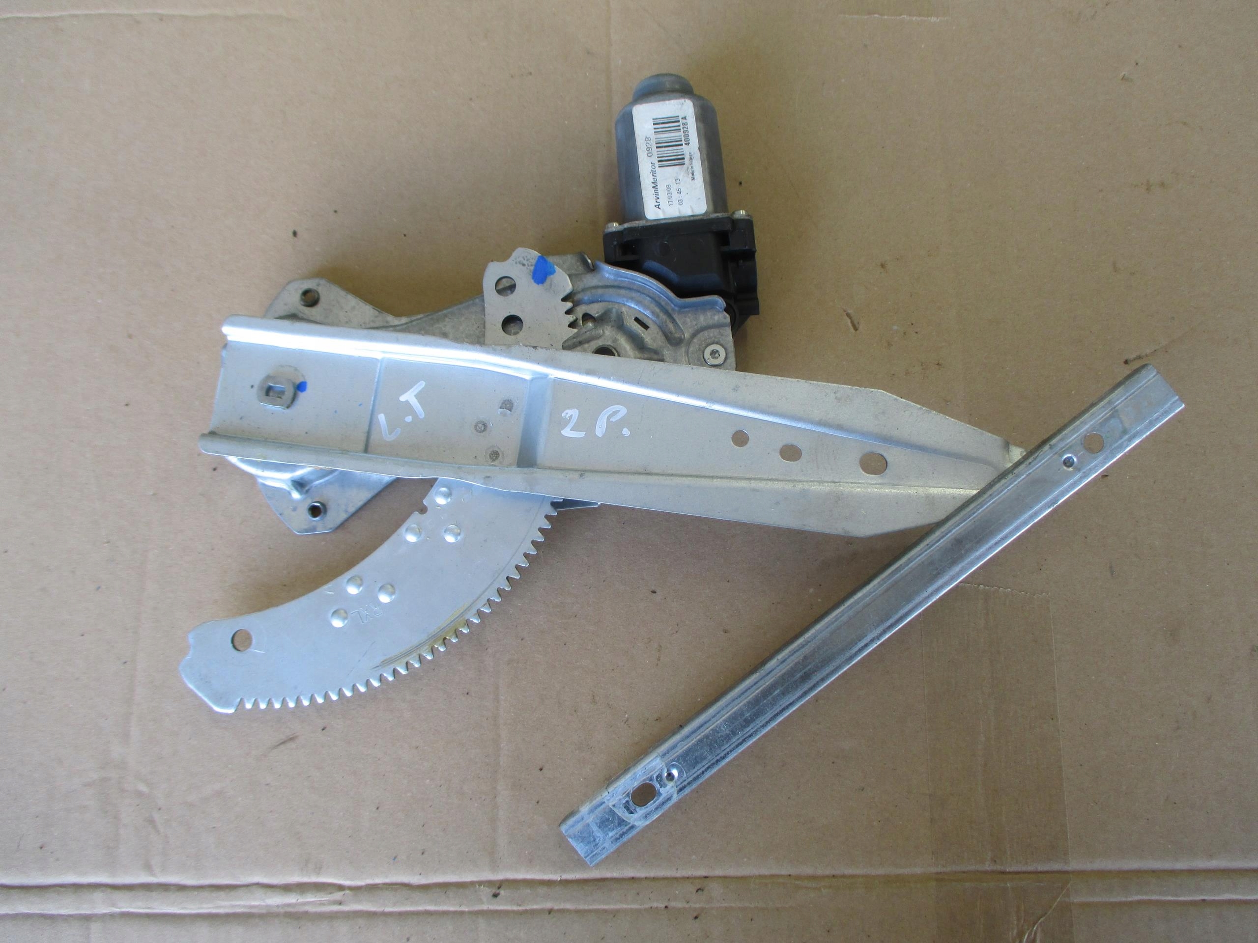 NISSAN NOTE 06-12 MECHANIZM SZYBY LEWY TYŁ 2 PINY