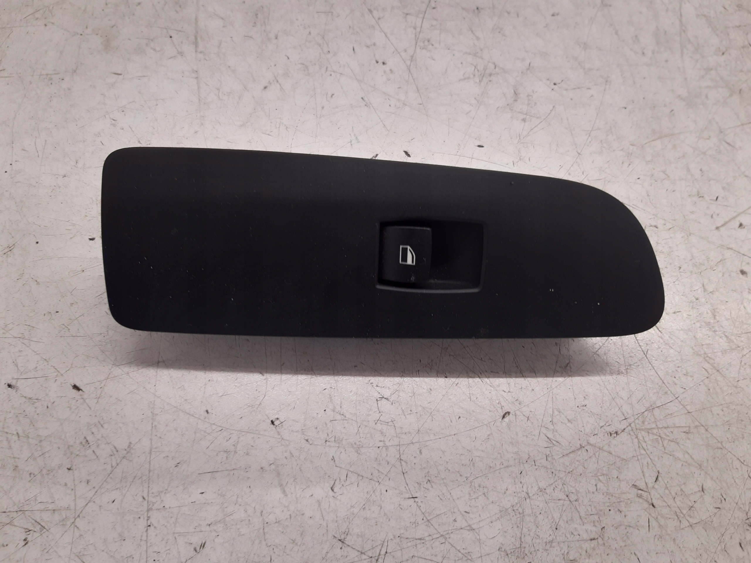 Panel okna 9262997 BMW E81