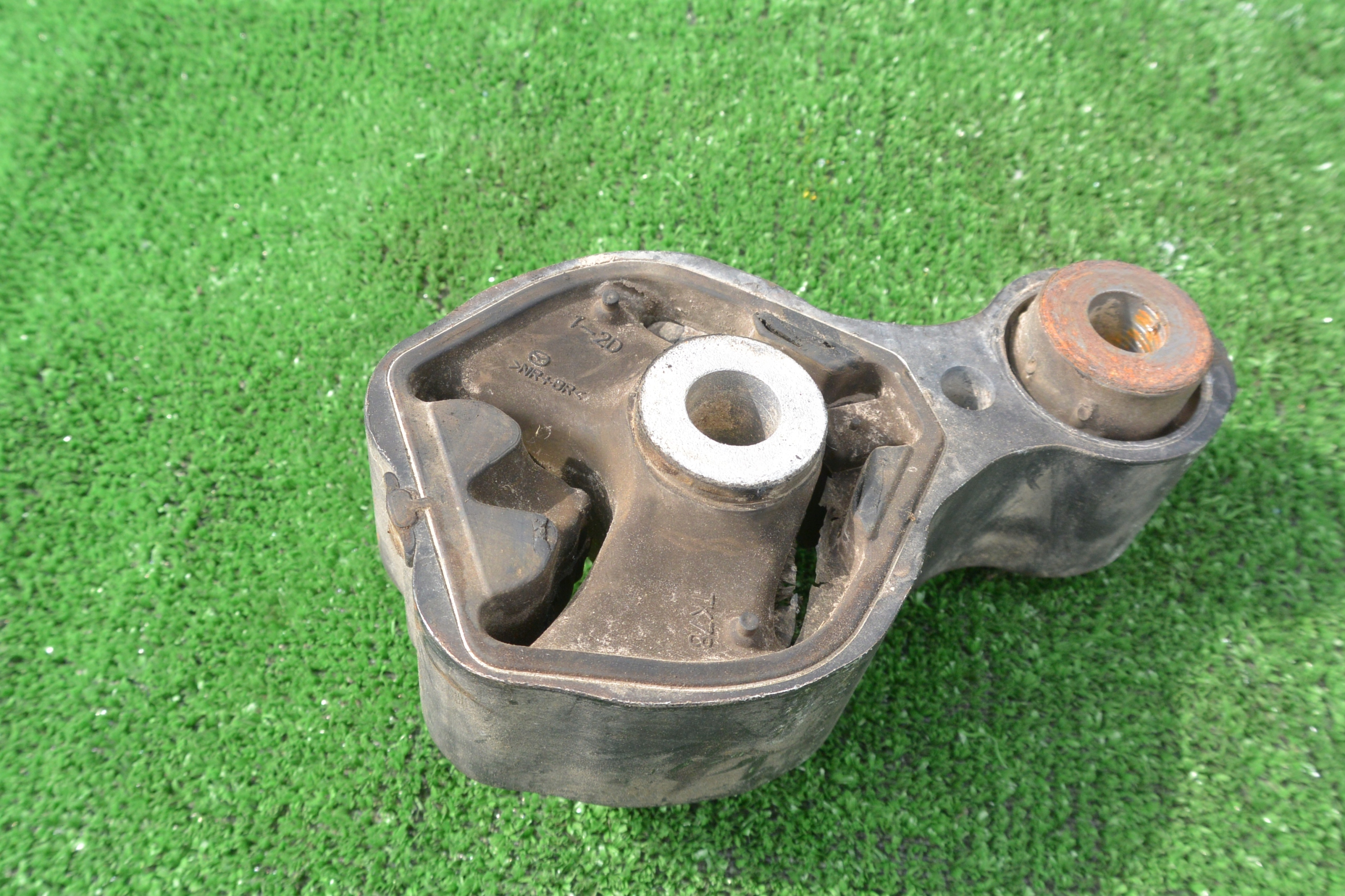 MAZDA CX9 TC II 16- 2.5T engine mount rear part