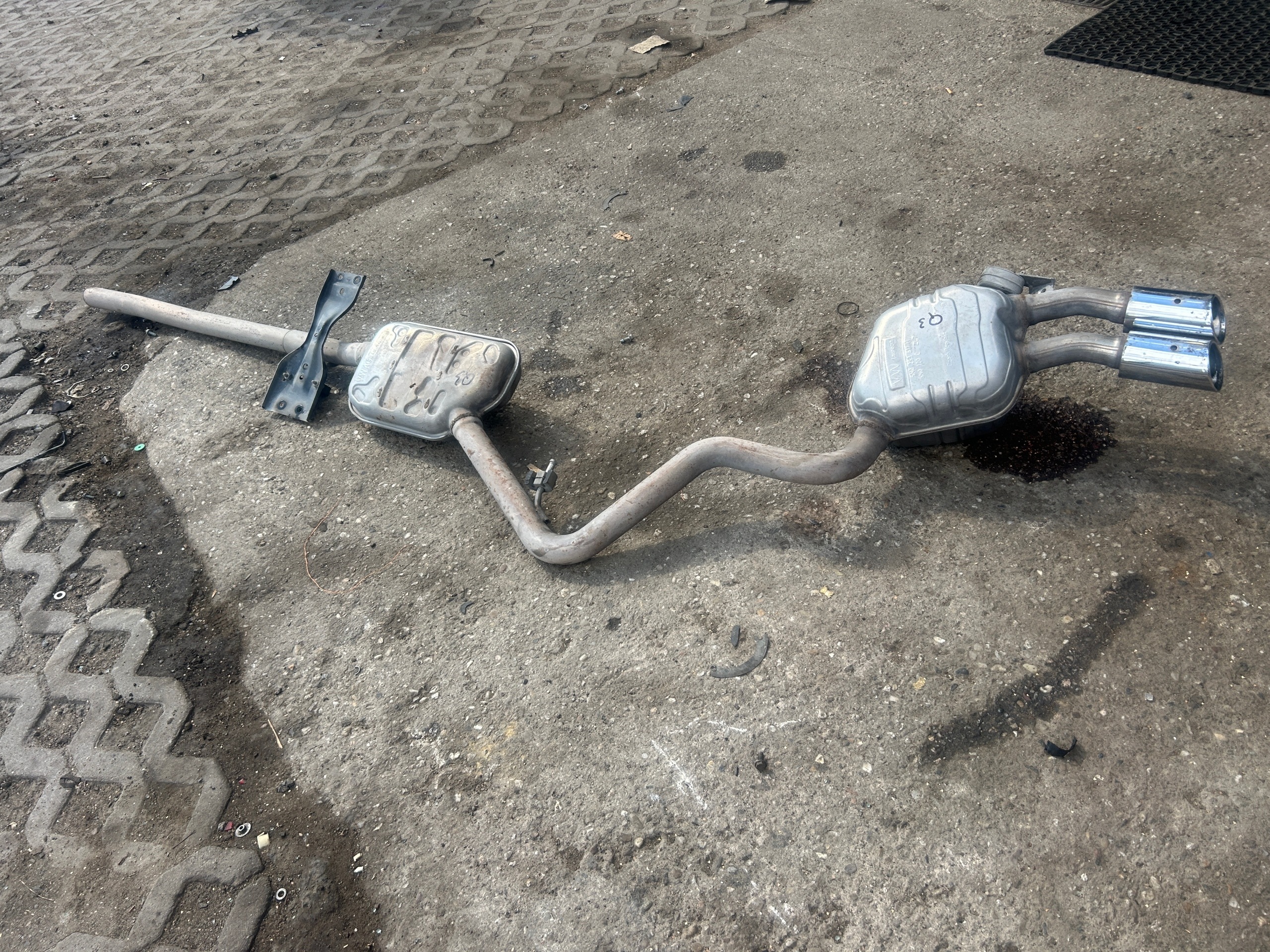 AUDI Q3 8U 2,0 TDI muffler, exhaust