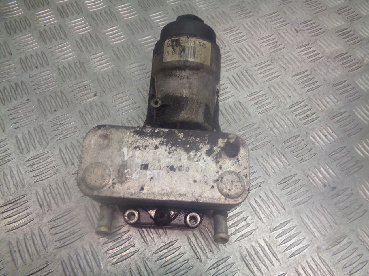 PODSTAWA FILTRA OLEJU VECTRA C 2.0 DTI 90571673