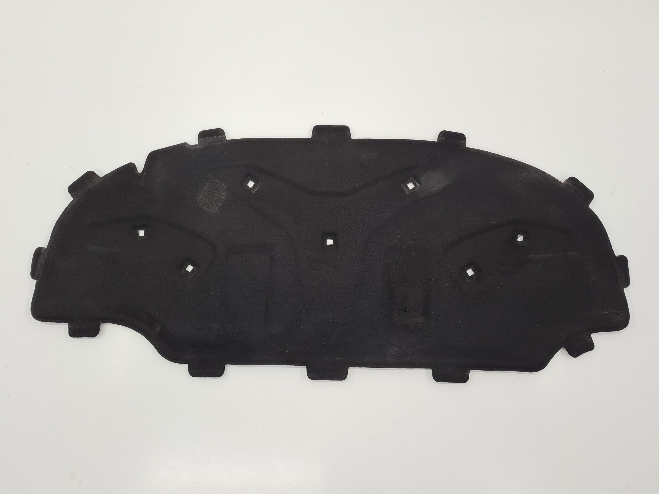 AUDI A3 8P LIFT SPORTBACK WYGLUSZENIE MASKI