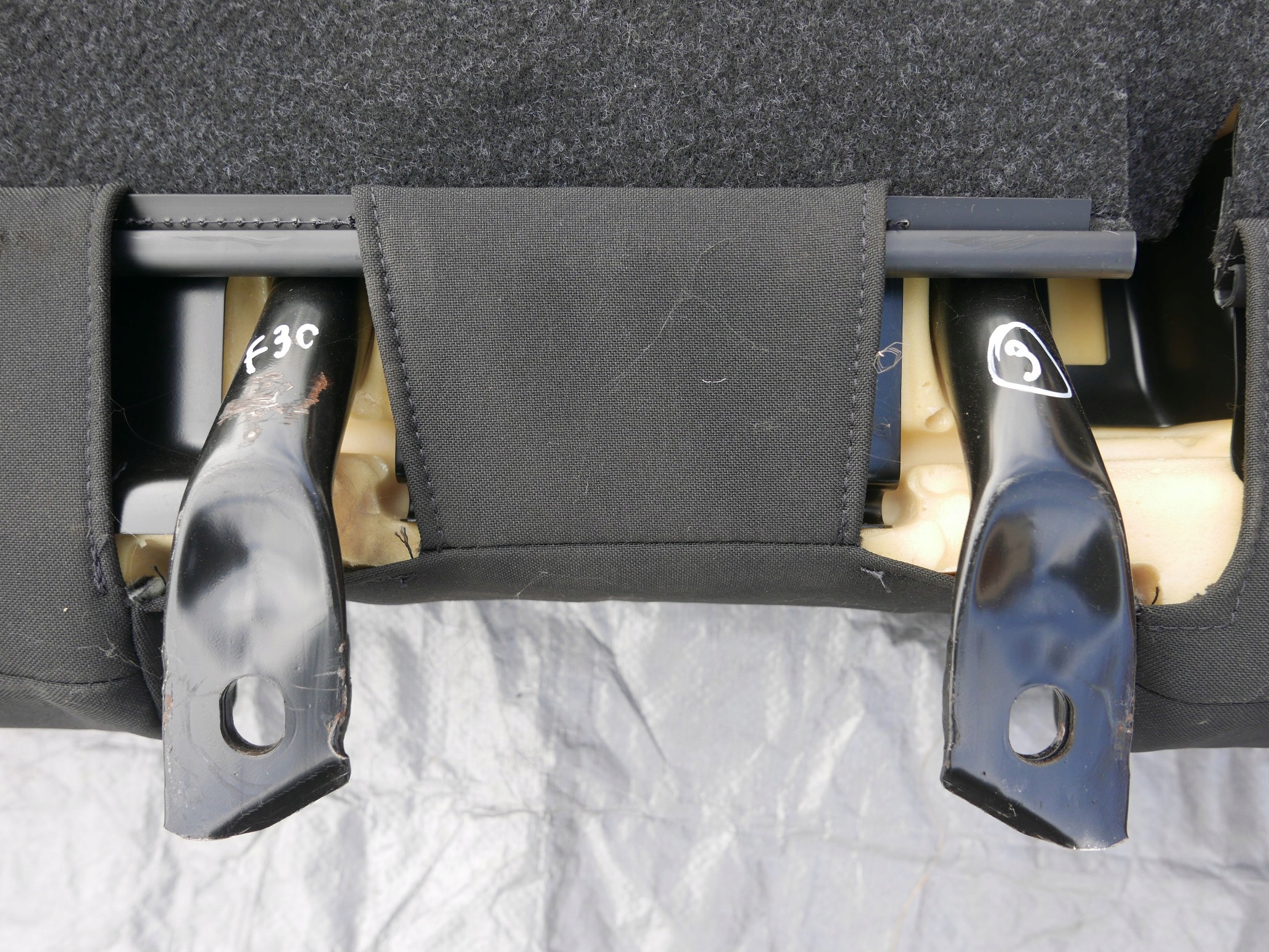 BMW F30 дивана задней