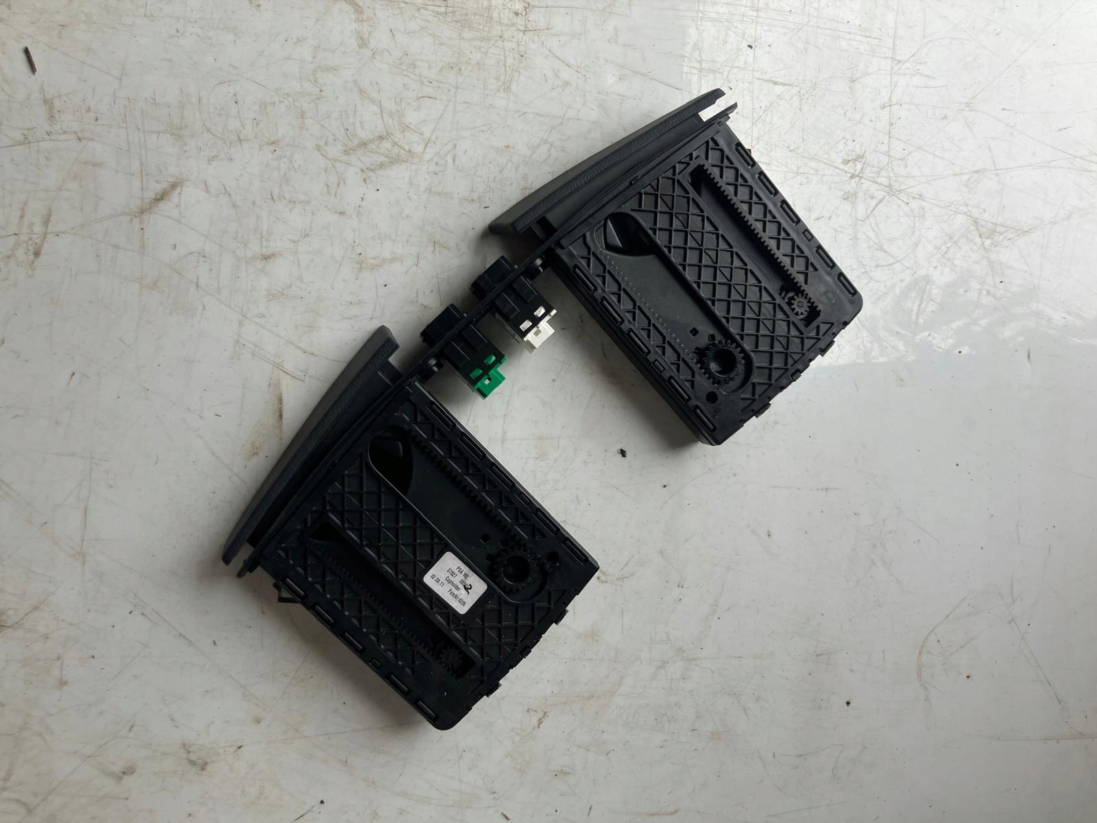 CUPHOLDER bracket for KUBKI PEUGEOT 508 #17