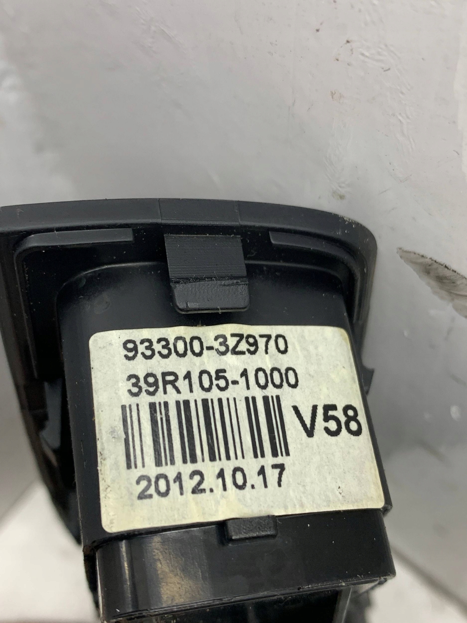switch light switch 93300-3Z970 HYUNDAI I40 (2011-2014)