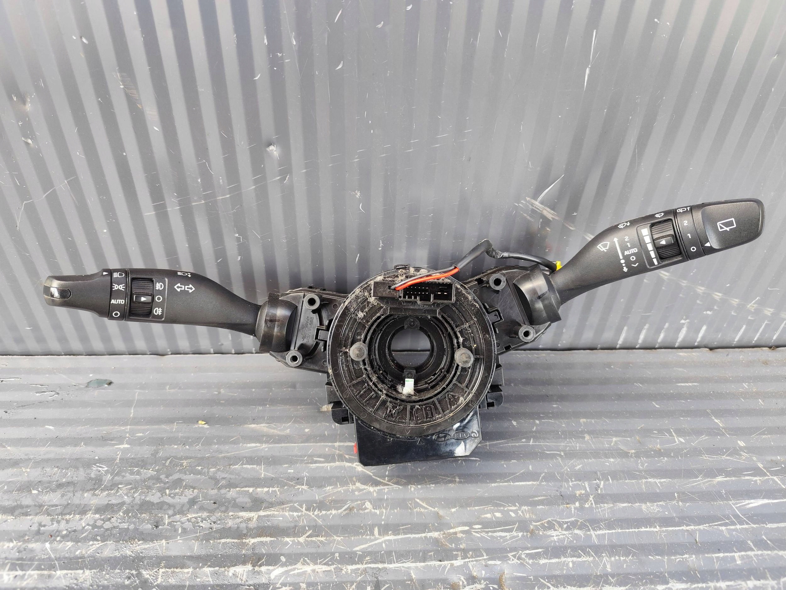 HYUNDAI I20 II steering wheel levers and controls ring control