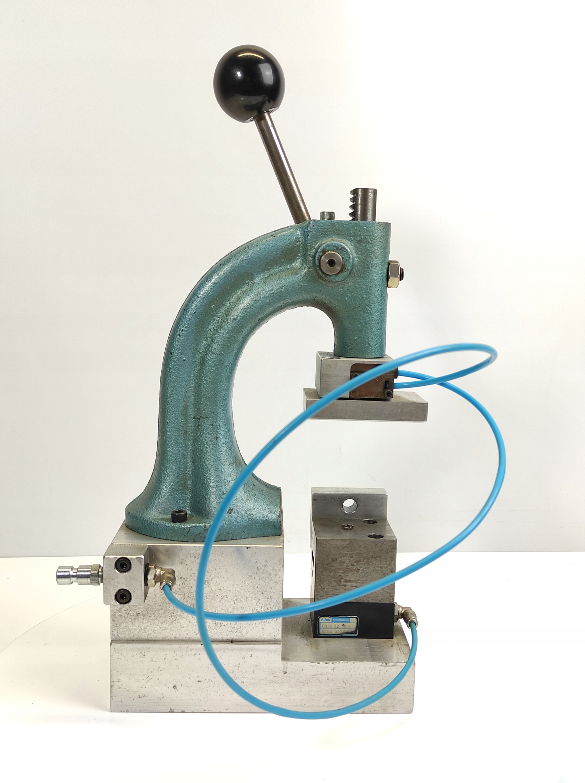 PRASA DŹWIGNIOWA RĘCZNA 0,15T Z DOCISKIEM PNEUMAT Kod producenta T-150/S 1