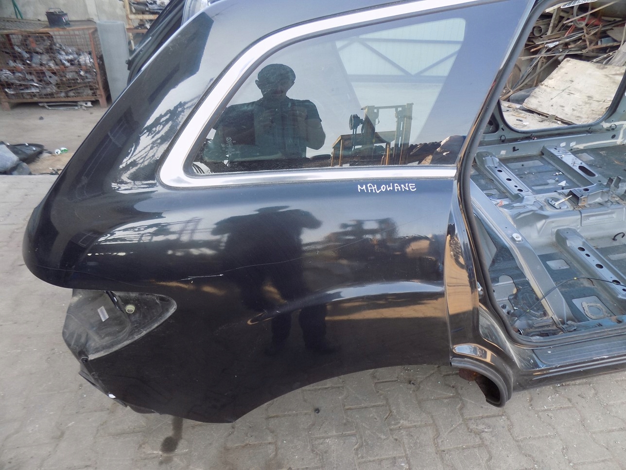 MAZDA CX-7 06-12 Fe16 Крыло правый зад.