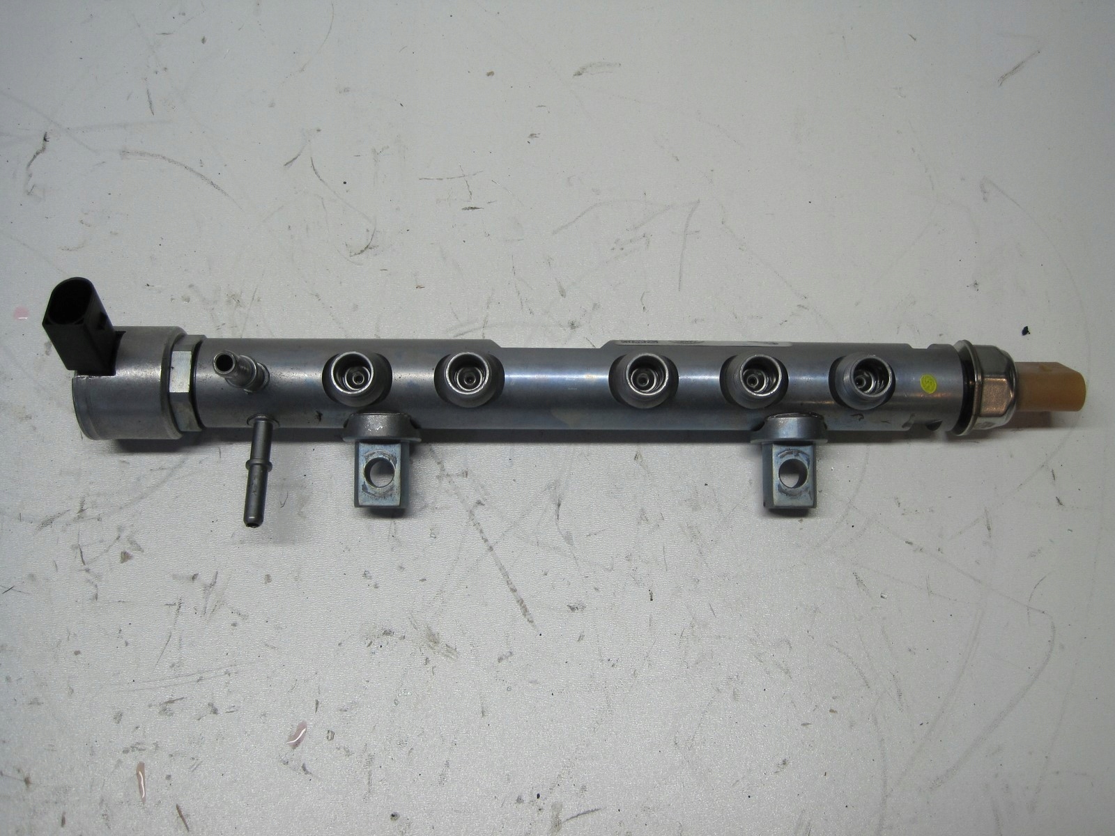 injection ramp RANGE ROVER EVOQUE 2,0D M4D3-9D280-AD