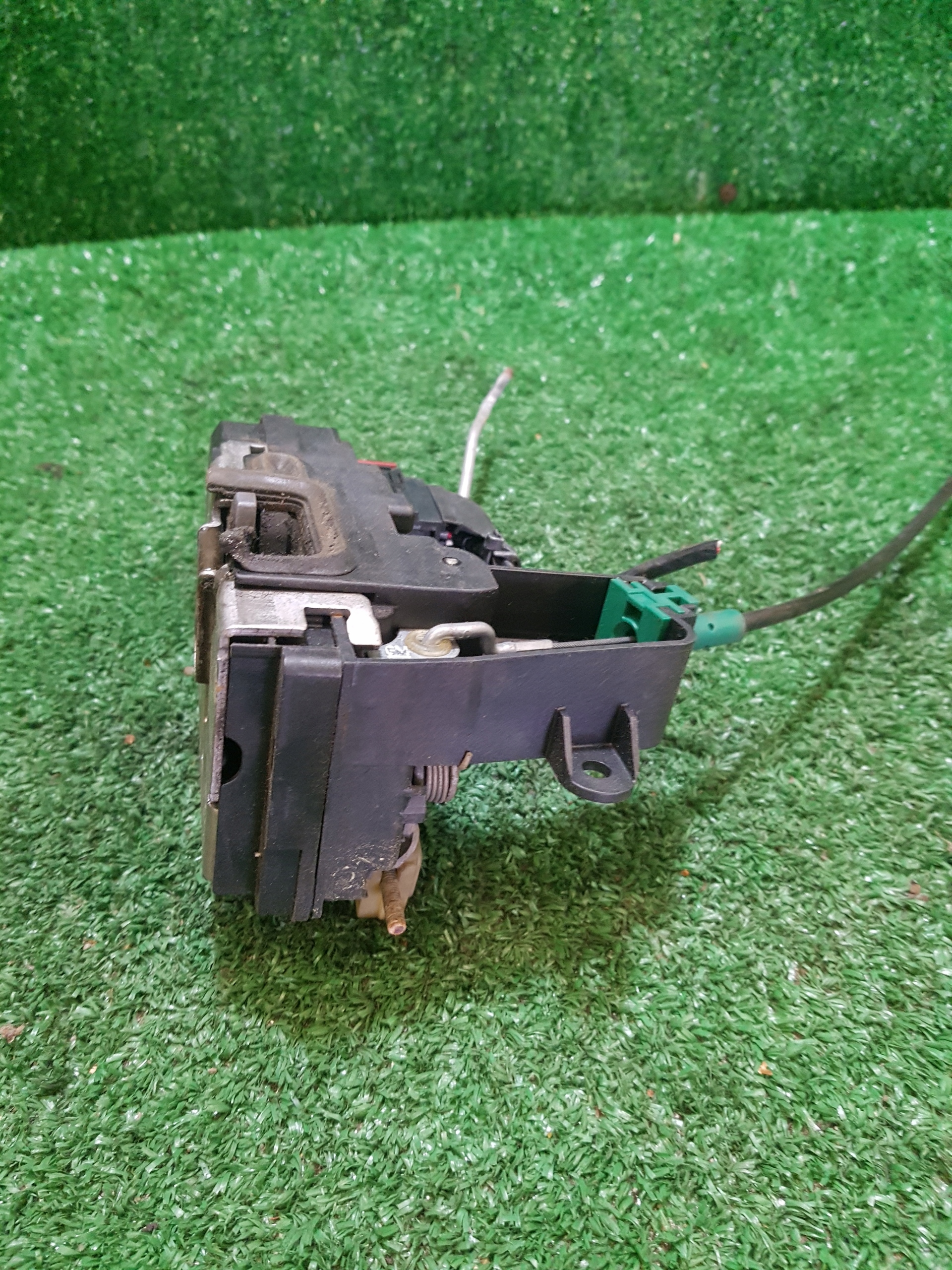 lock door left front OPEL ASTRA H 5 PIN 13128111