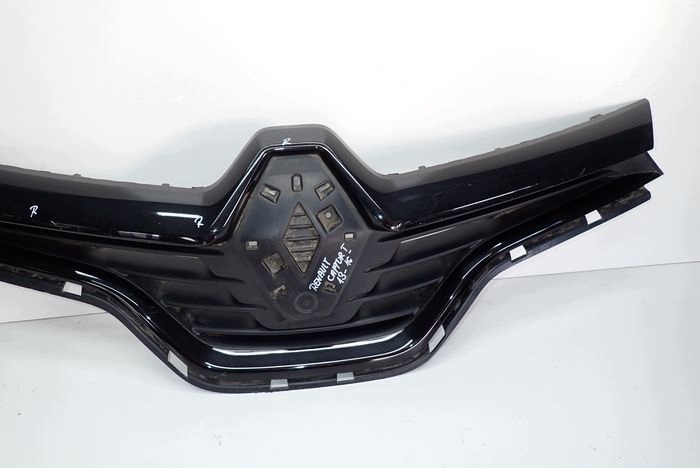 RENAULT CAPTUR 13-17 Grille 623102335R