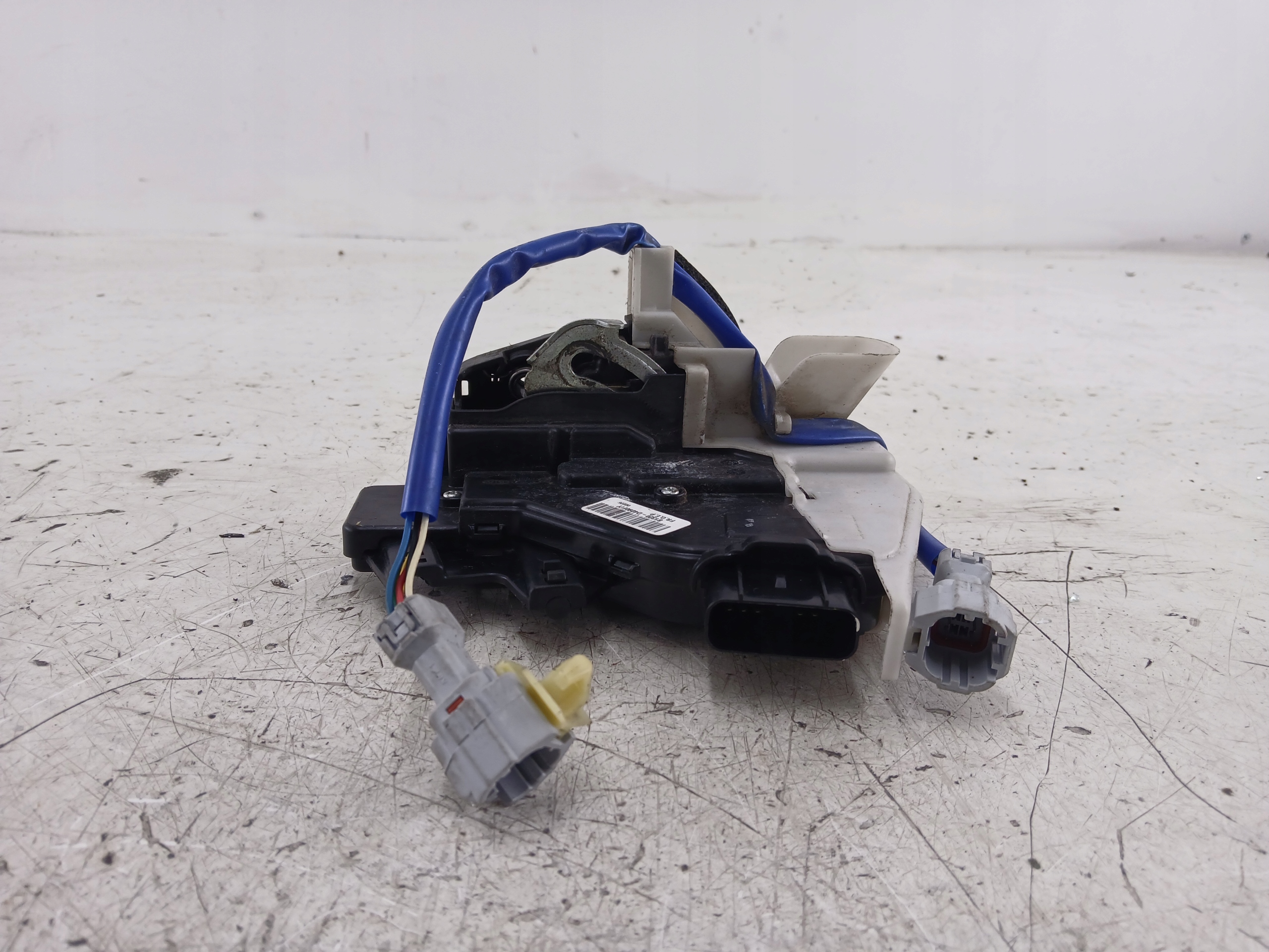 KIA OPTIMA IV lock door right front 81320-D4090