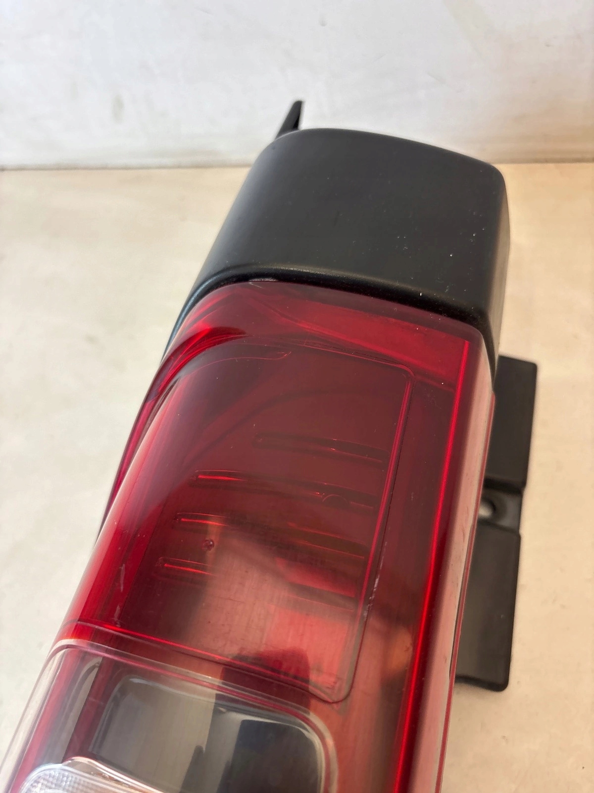 light rear part rear left Renault Trafic III Vivaro B