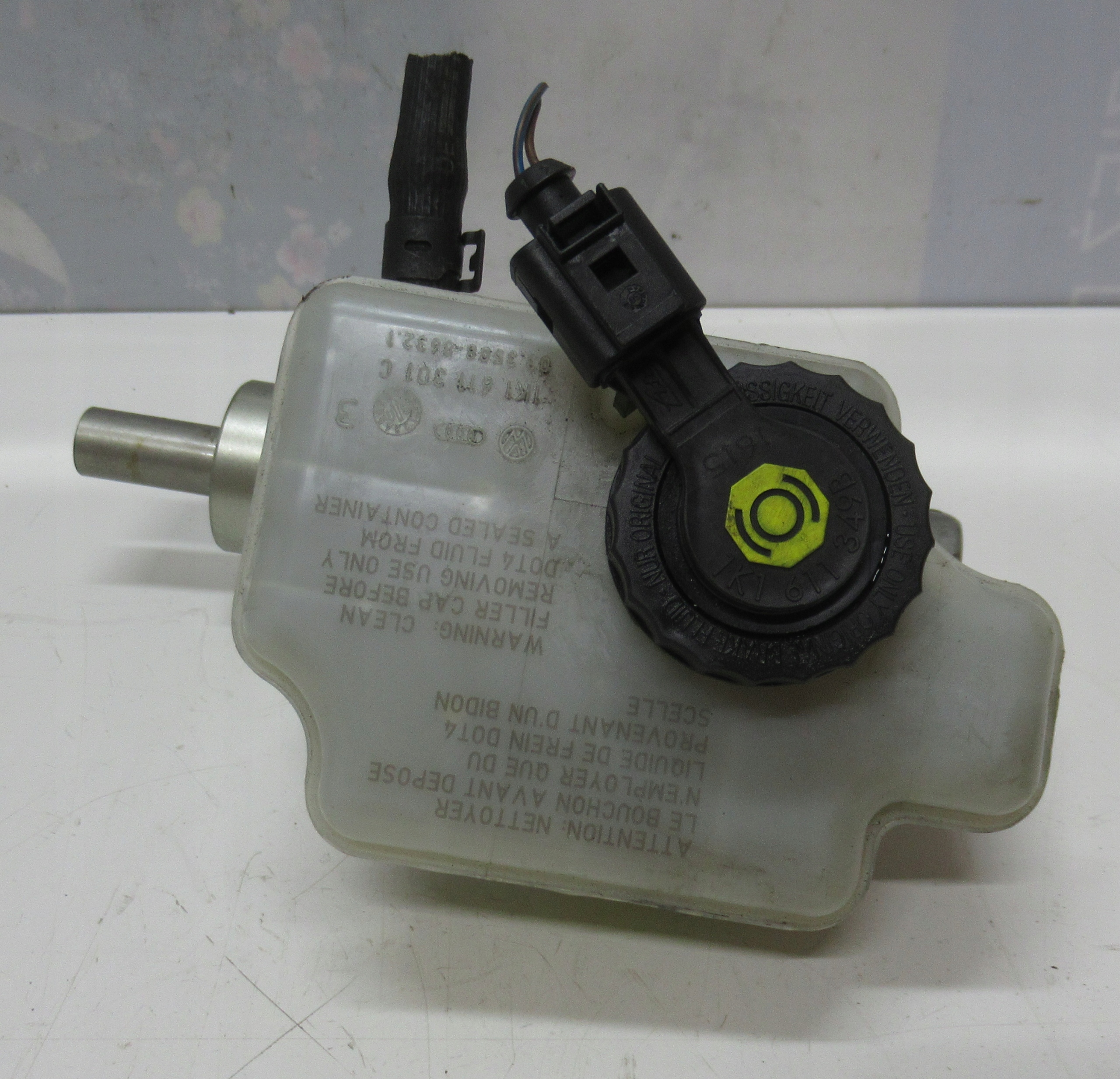 VW GOLF V 1.6 05R Servofreno serbatoio