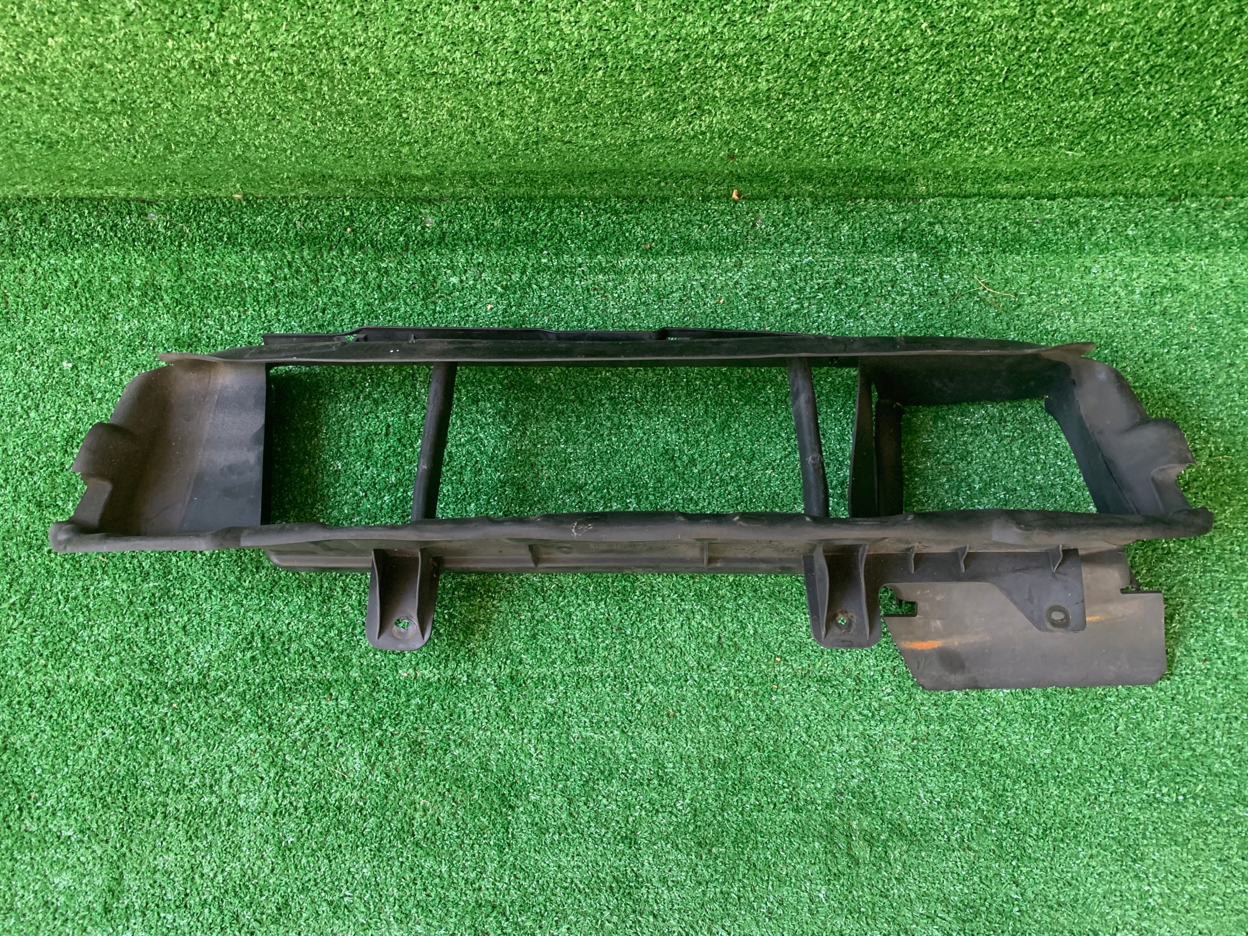Ford Focus Mk3 lift 14- volant vzduchový přívod