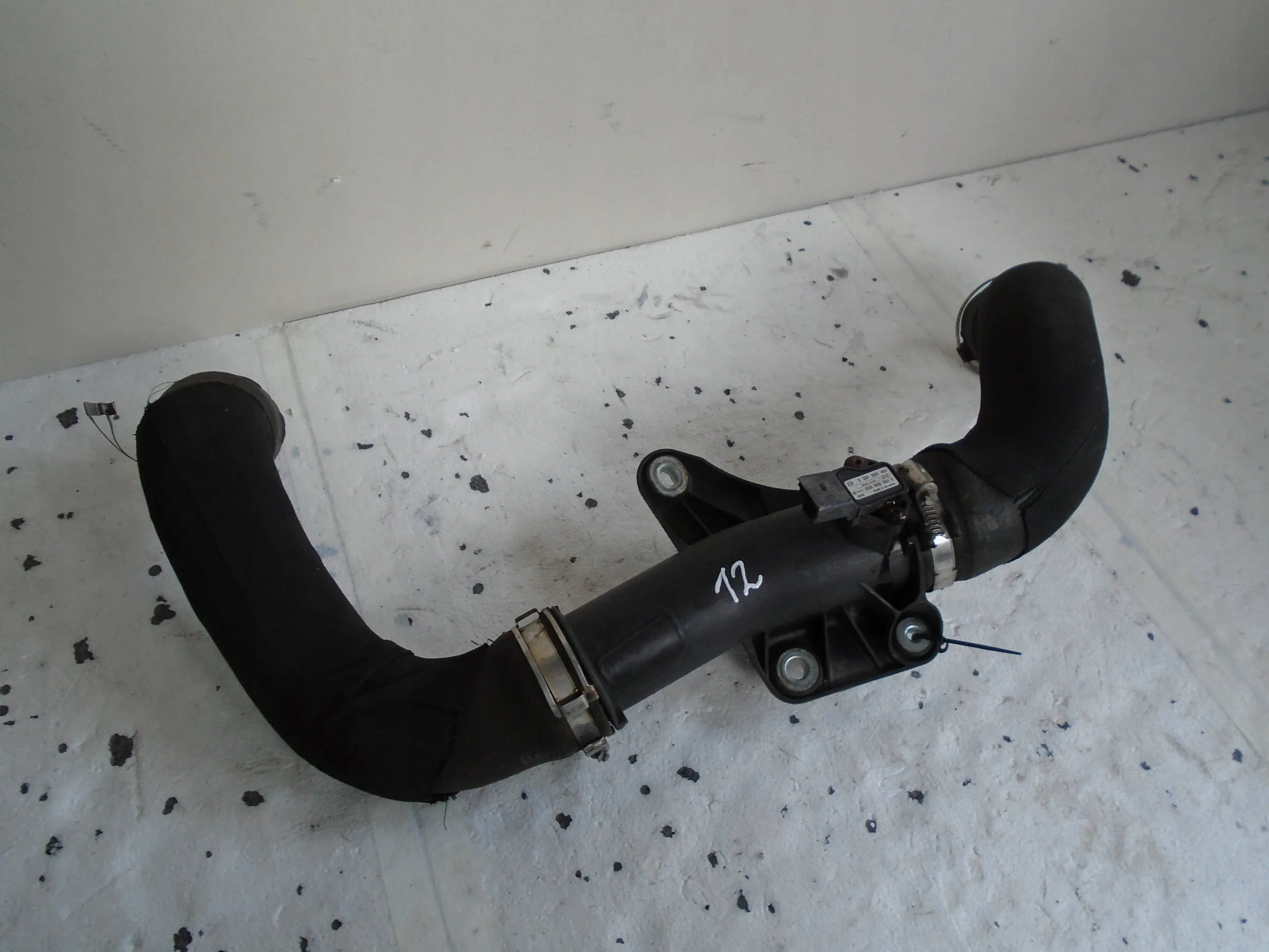 trouba hadice intercoolera 8K0145673E Audi A4 B8 3.0TDI