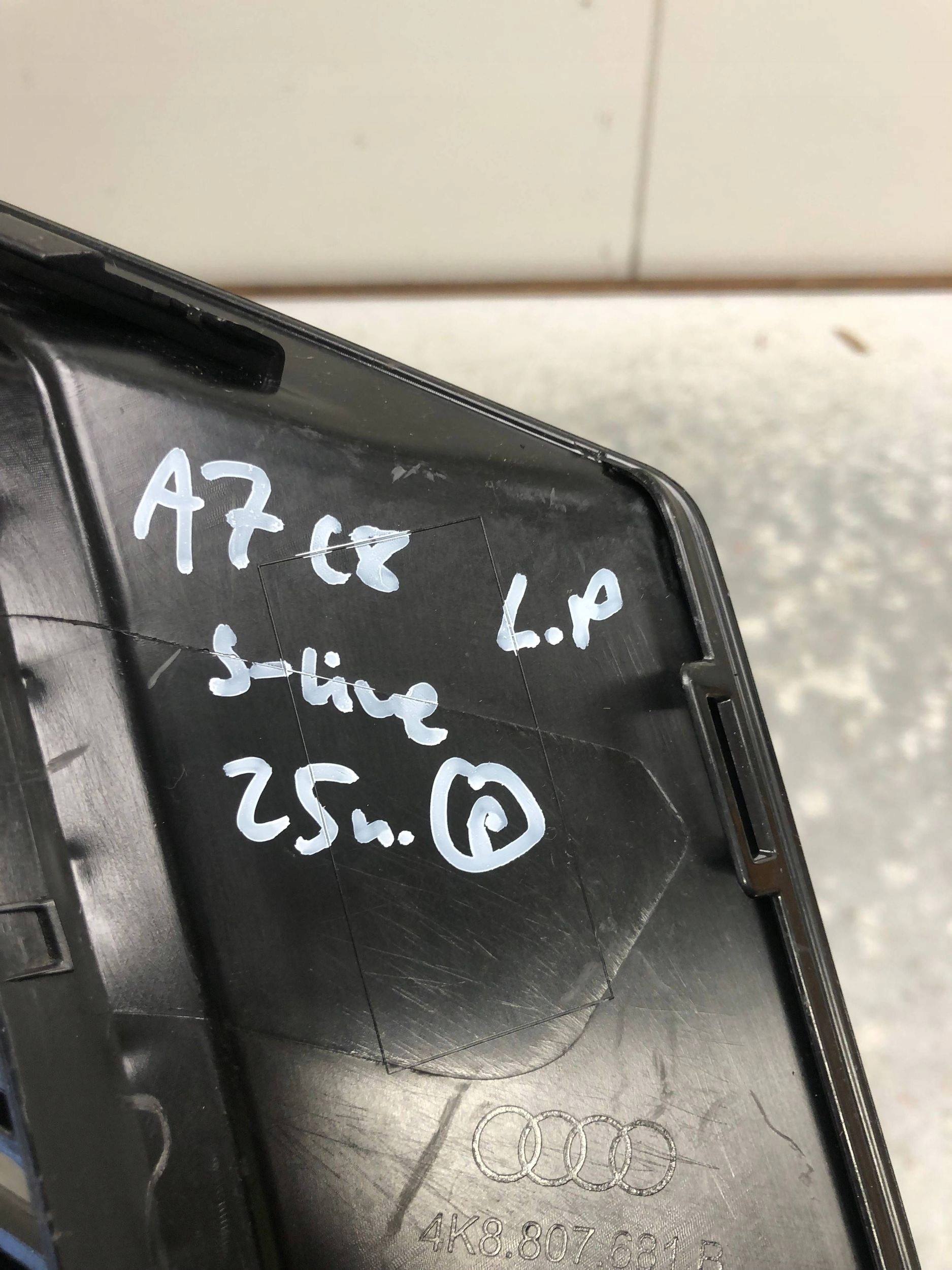 grid of a bumper left front S-LINE AUDI A7 4K8 4K8807681B
