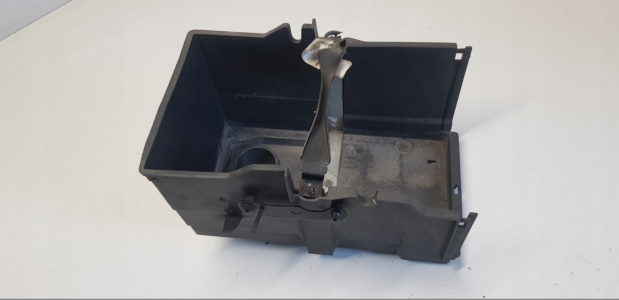 Gehäuse Blende Abdeckung AKUMULATORA FORD FOCUS MK3