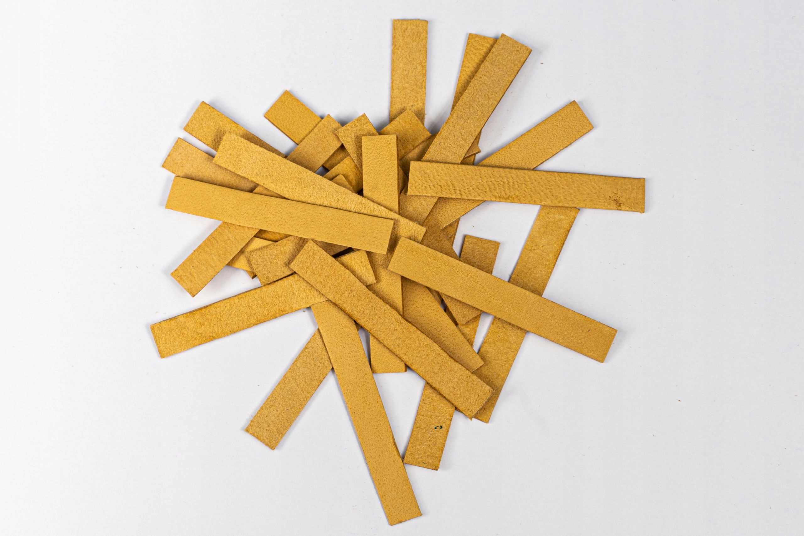 Zaworki SKÓRZANE do akordeonu 47mm/7mm 25szt. Marka Italy