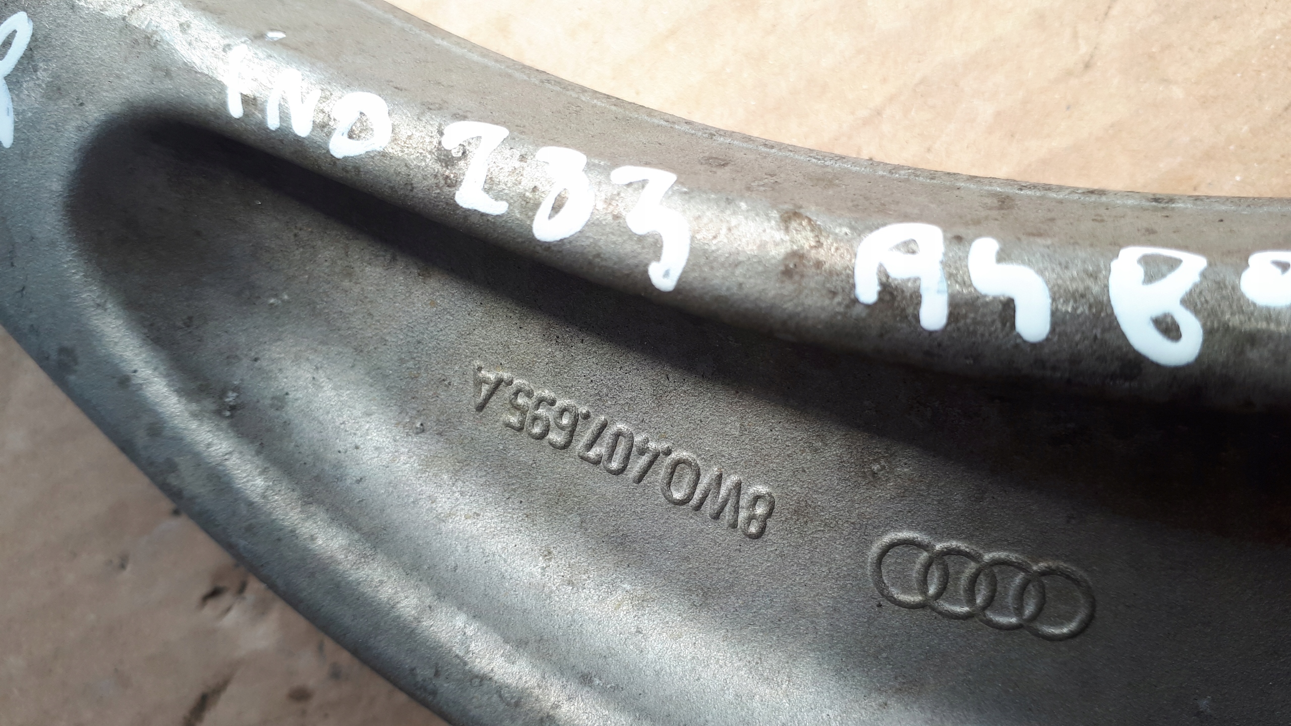 A4 B9 8W arm left front 8W0407693A A5 8W