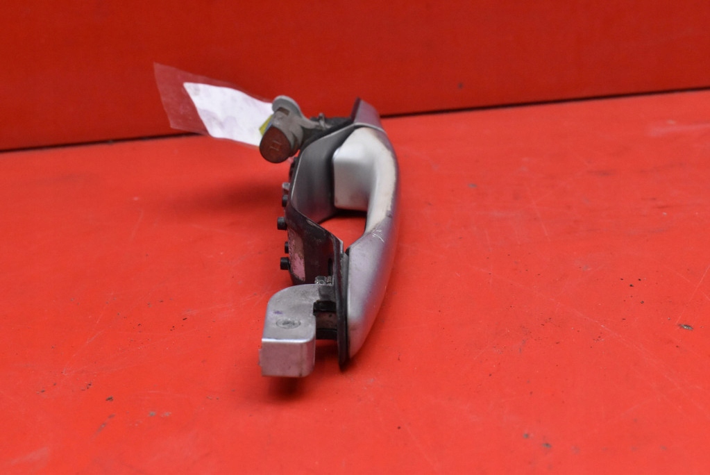 handle left front front SREBRNA MR526105 MITSUBISHI OUTLANDER 1 and 01-08
