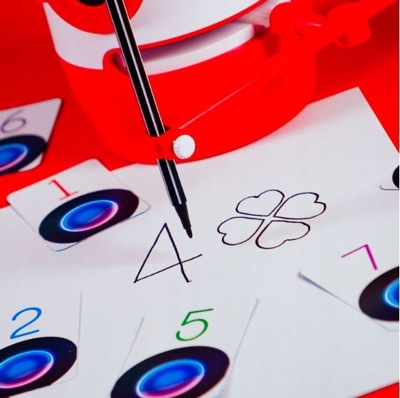 Lisciani Robot edukacyjny Step Do programowania i kodowania EAN (GTIN) 8008324093922