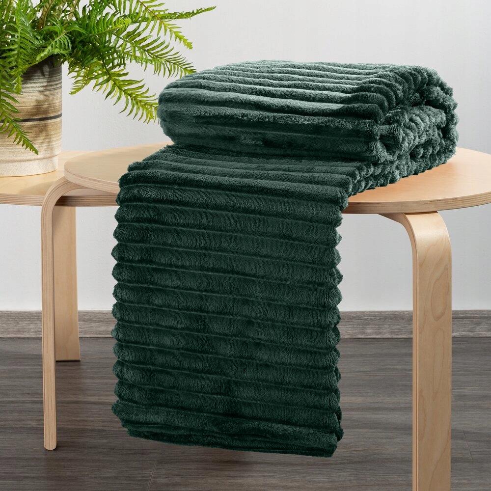 Deka Soft 170x210 Design91 tmavě zelená, nadýchaná s pruhy