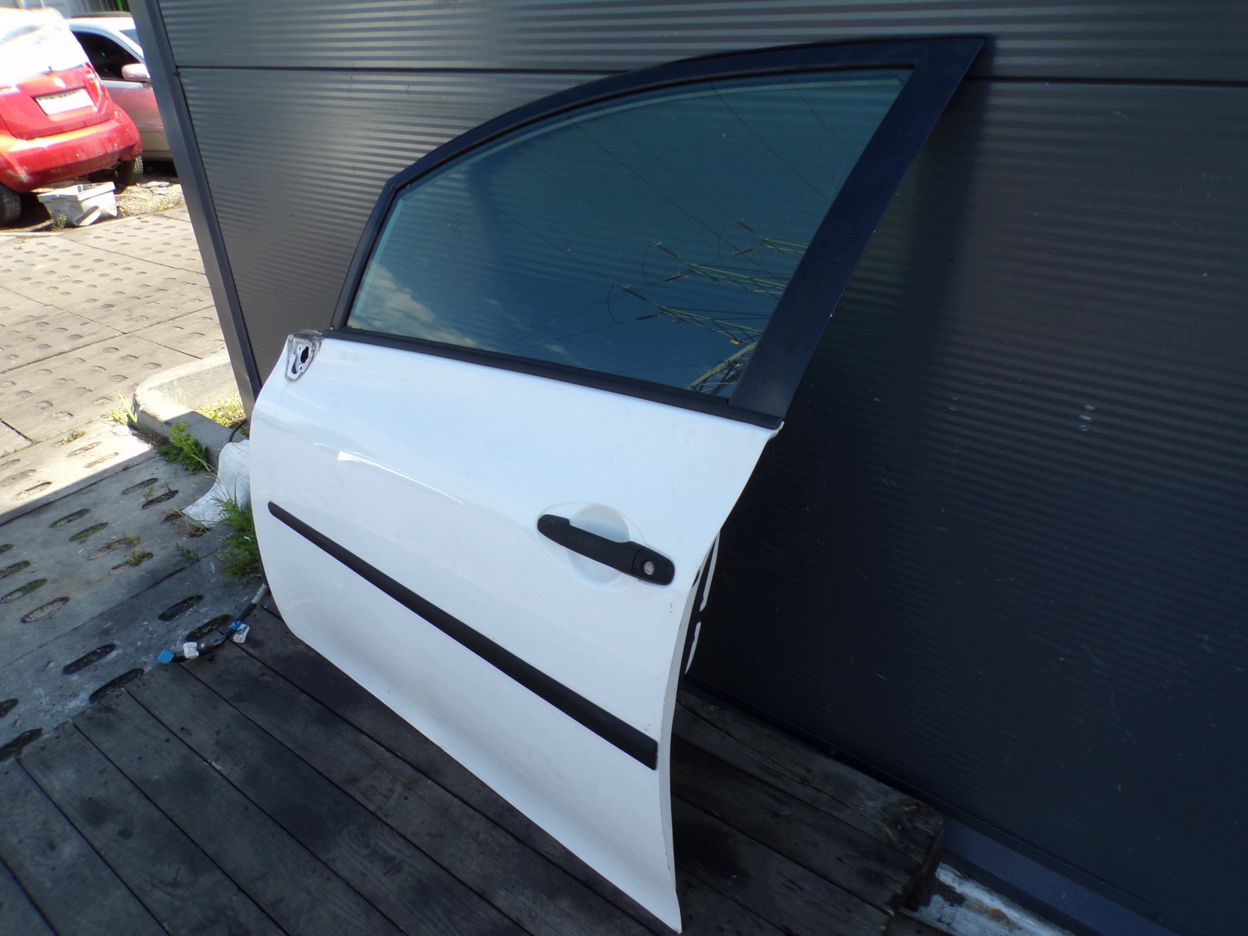 door left front TOYOTA AURIS 1 and 5D colour 040