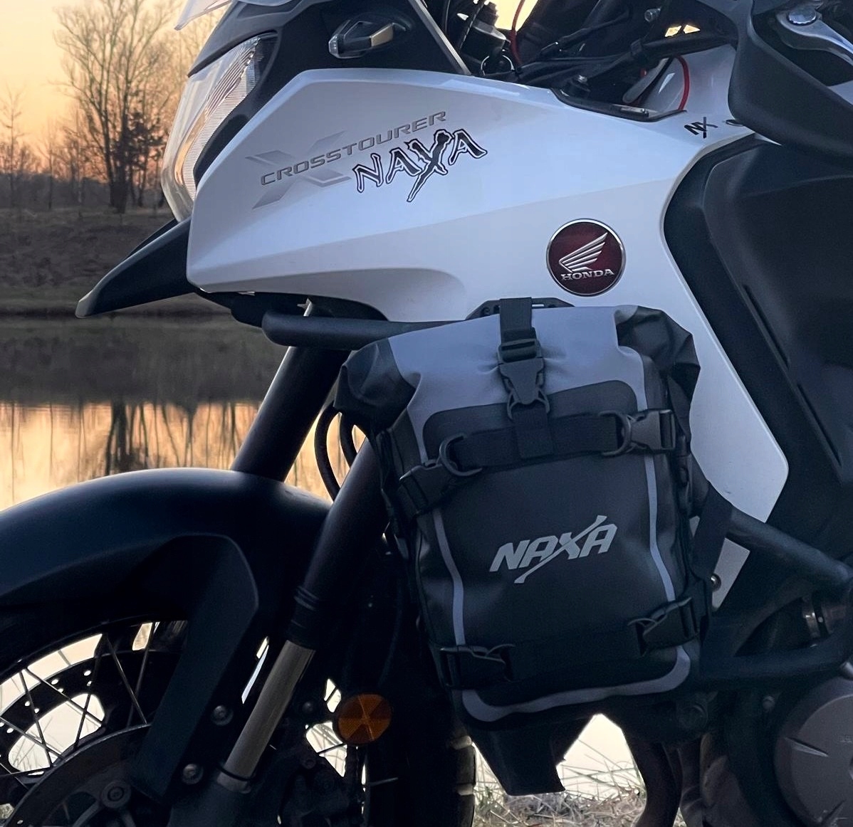 Brašna Na Motorku Naxa TG2 Gmole Crashbar |3 Upevňovací PÁSY|cca 9 Litrů