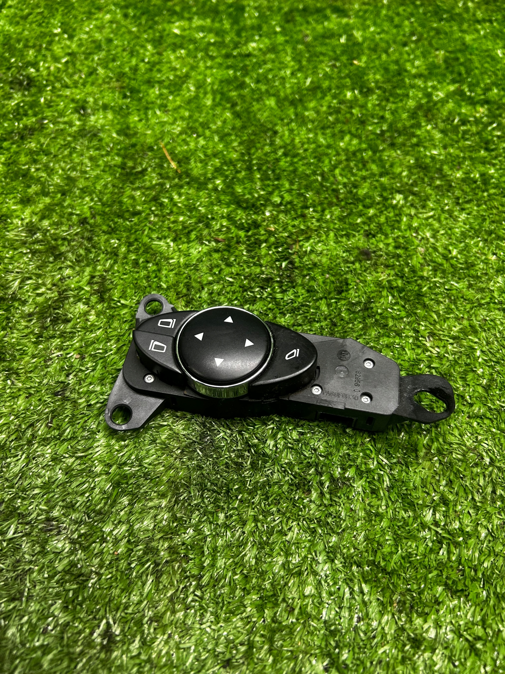 PANEL STEROWANIA LUSTERKA MERCEDES CLS W219 2118216179
