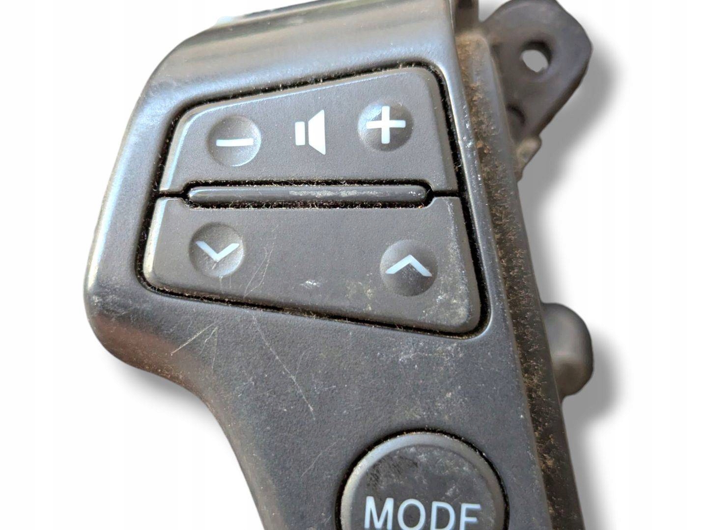 Przyciski Commandes Volant Toyota Avensis 2 T250 facelift 2008