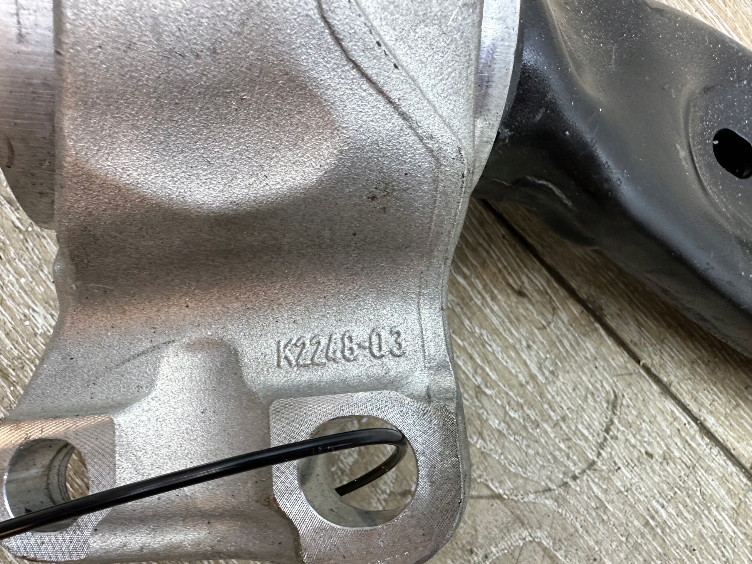 arm front right front BMW 2 U06 X1 U12 U11 X2 U10 F70