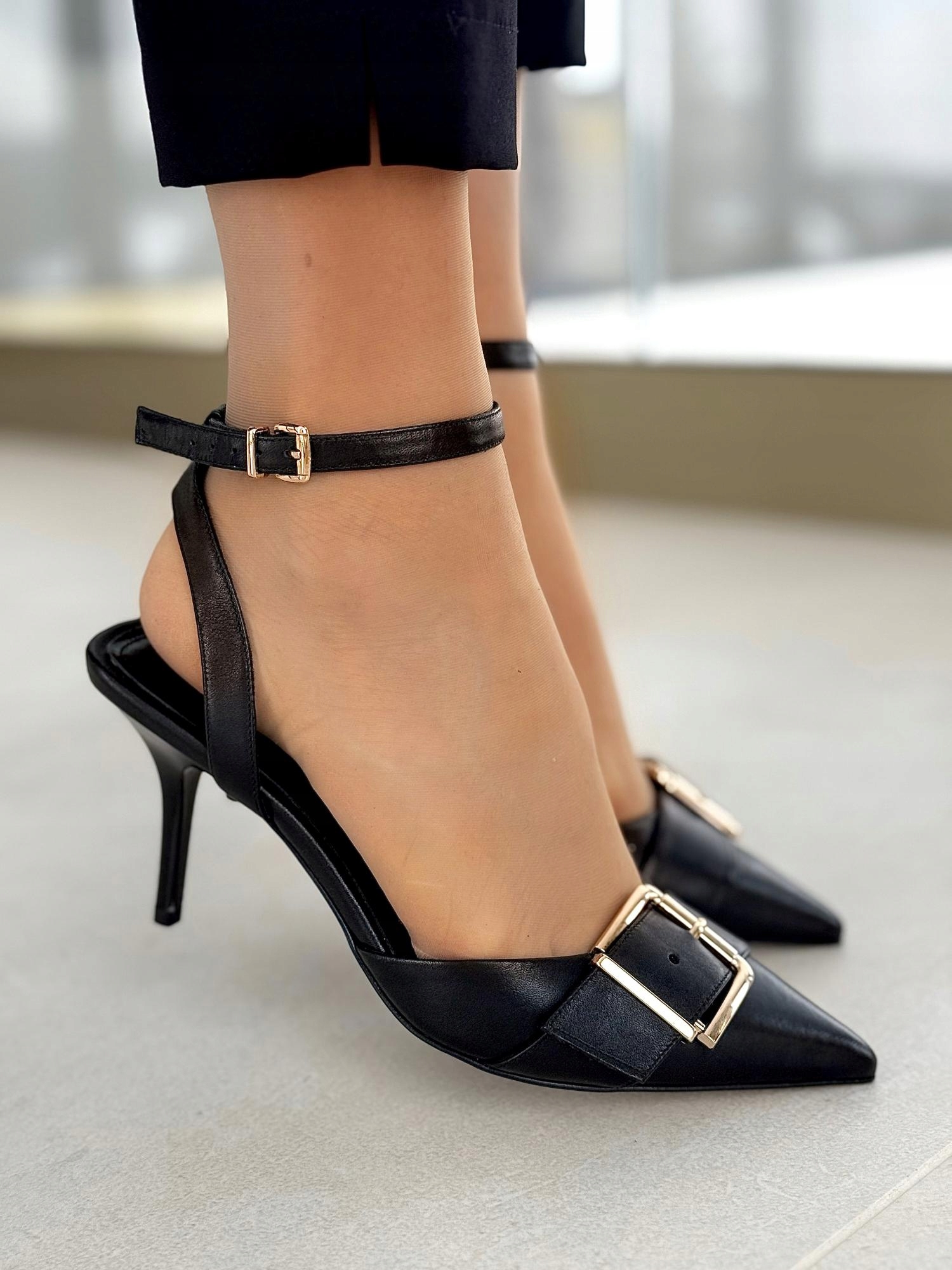 Pohodlné černé lodičky z přírodní kůže Polské výroby Oleksy R41