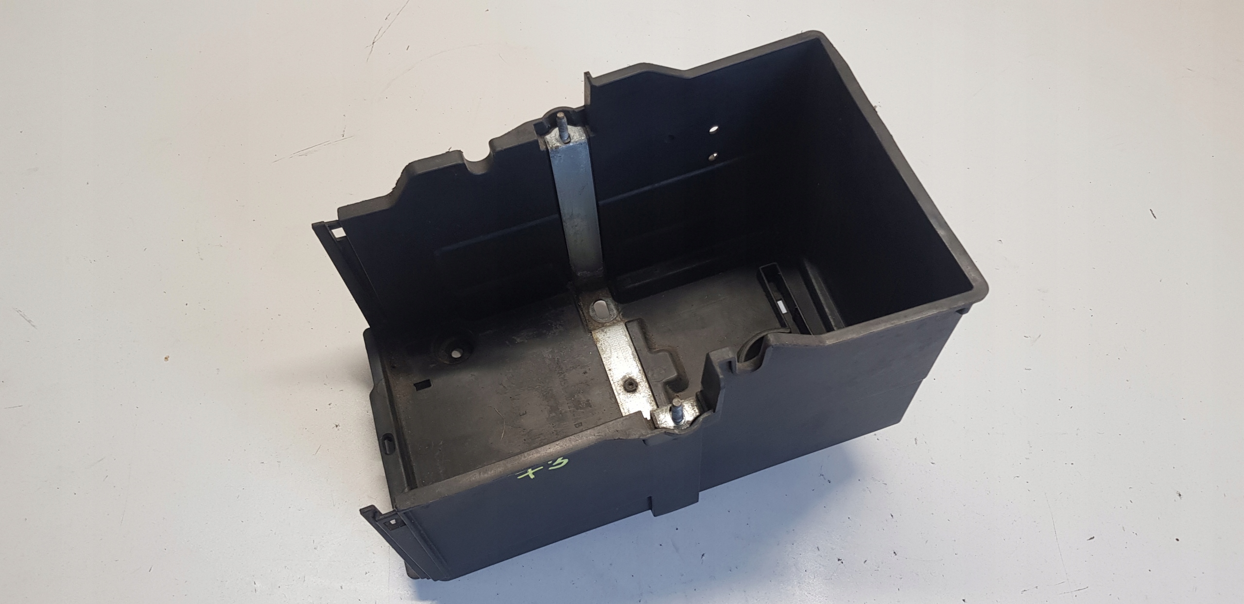 Gehäuse Blende Abdeckung AKUMULATORA FORD FOCUS MK3