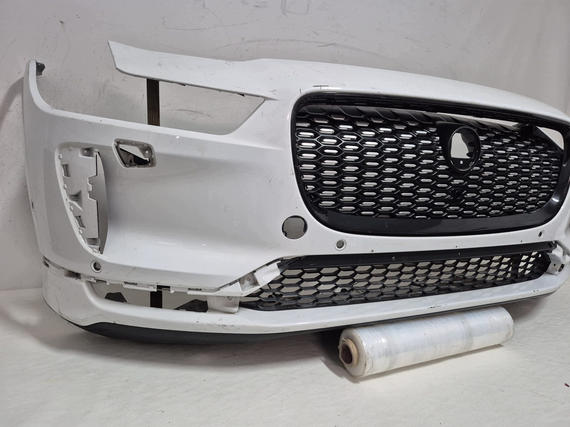 JAGUAR and-PACE X590 18- bumper front front PDC SPR J9D3-17F003-A