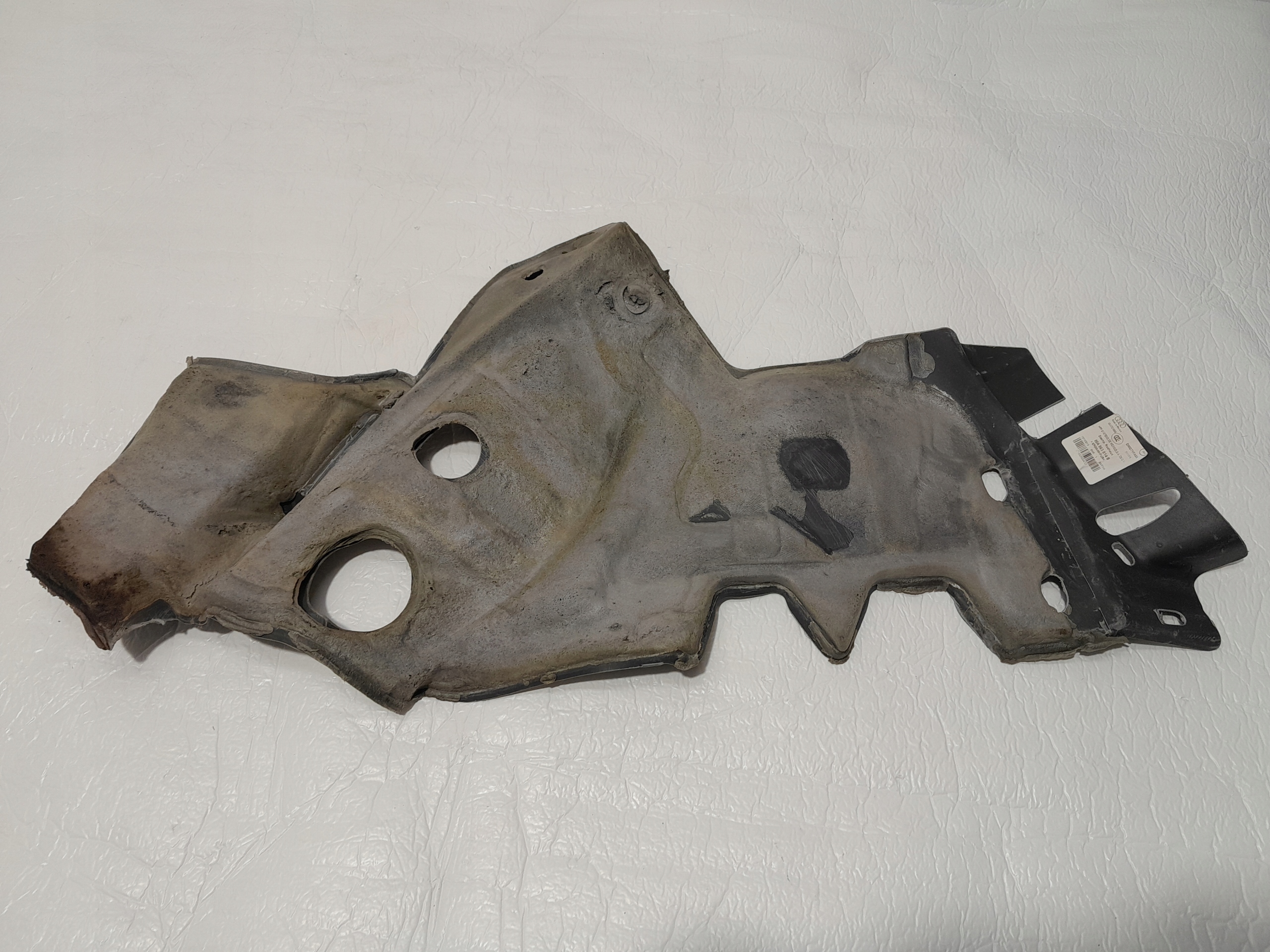 AUDI Q5 80A soundproofing NADKOLA right rear part 80A863814B