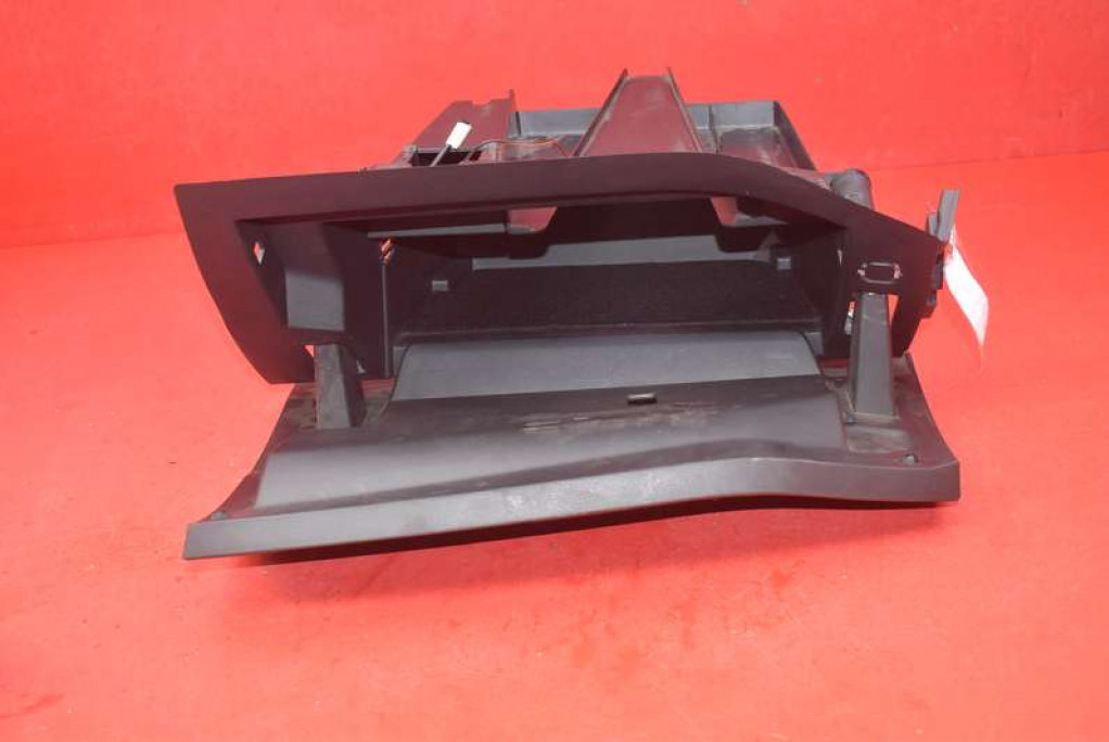 бардачок пассажира европа BM51A06044 FORD Focus MK3 11-15