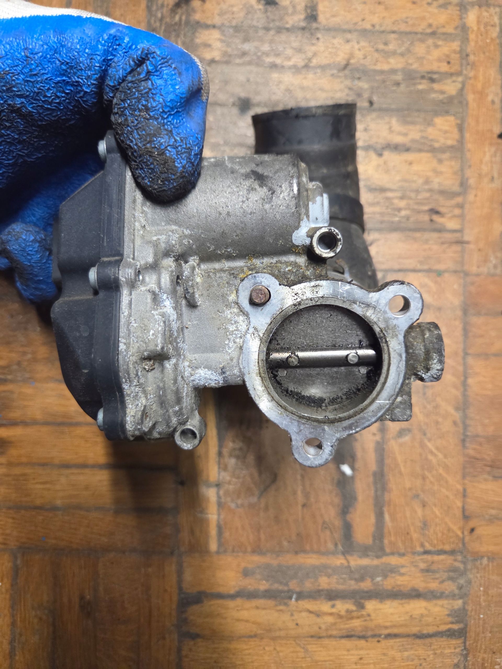 Valvola a farfalla VW AUDI SKODA 1.6 2.0 TDI 04L131501C