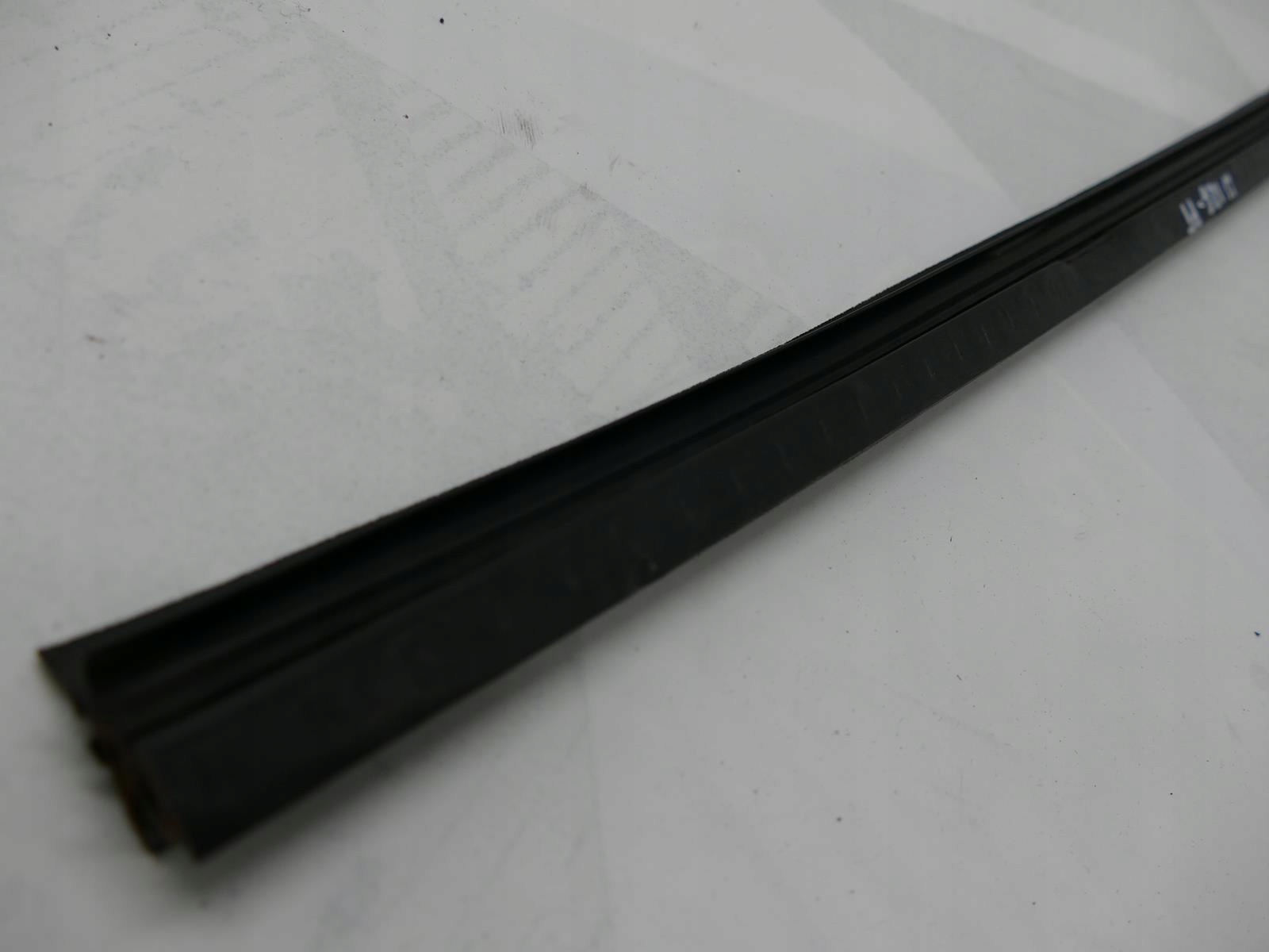 MERCEDES S W126 SE moulding dust right rear part